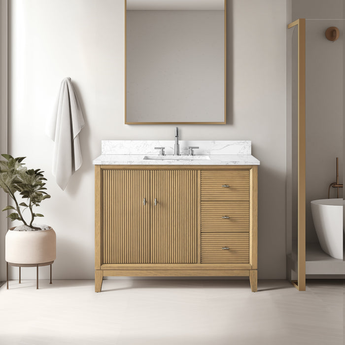 Linear Natural Oak / Brushed Nickel