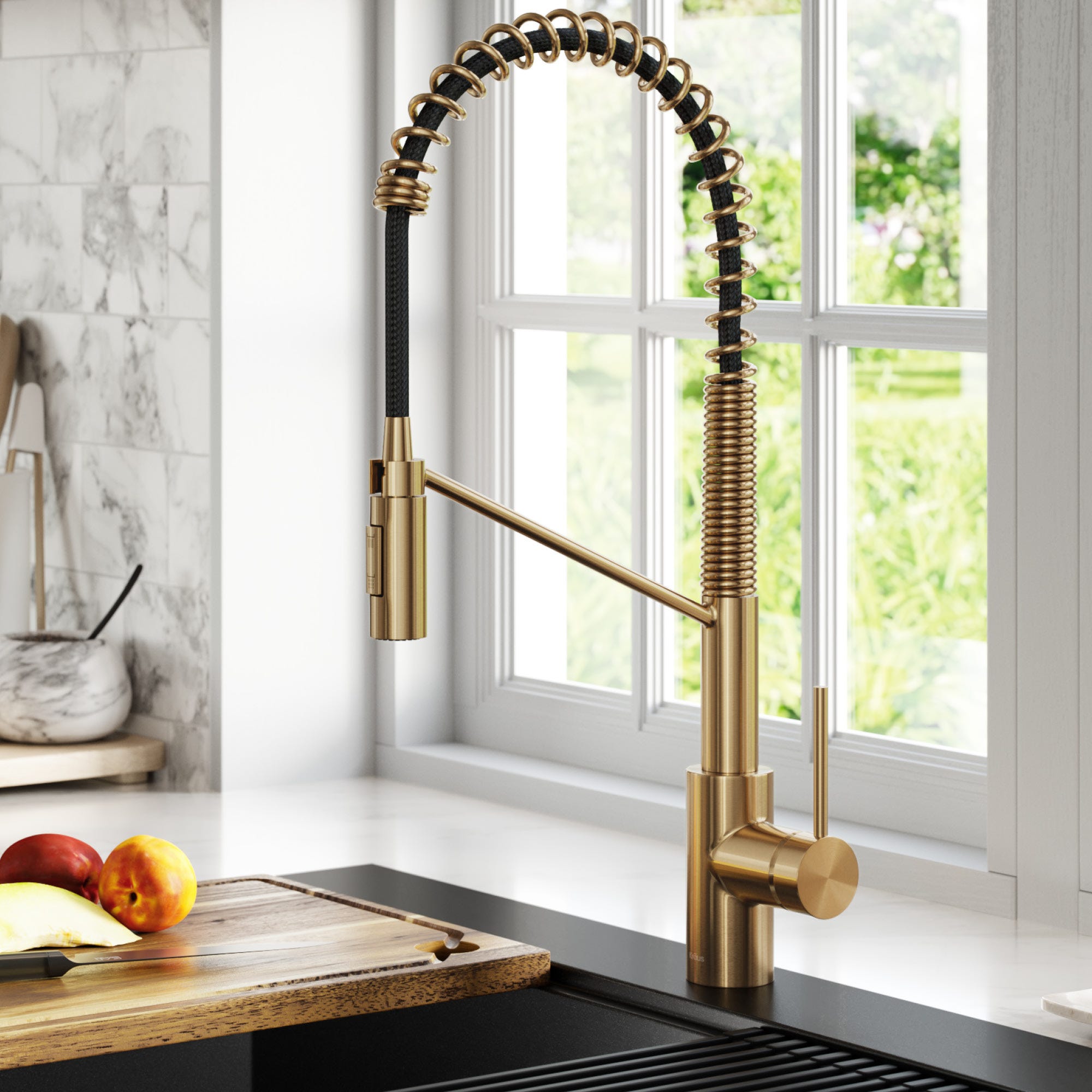 Brushed Brass / Pull Down / Yes