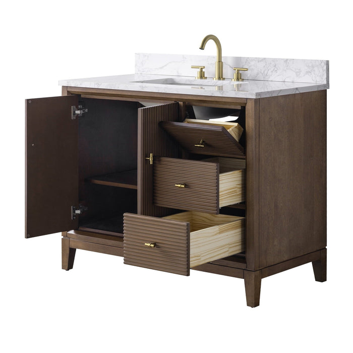 Linear Walnut / Golden Brushed