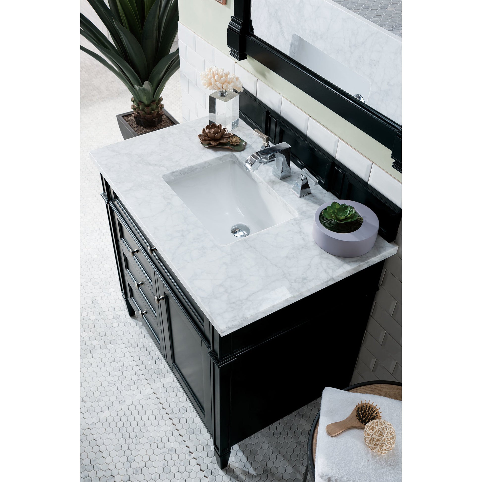 Black Onyx / Carrara White - 3 Faucet Holes