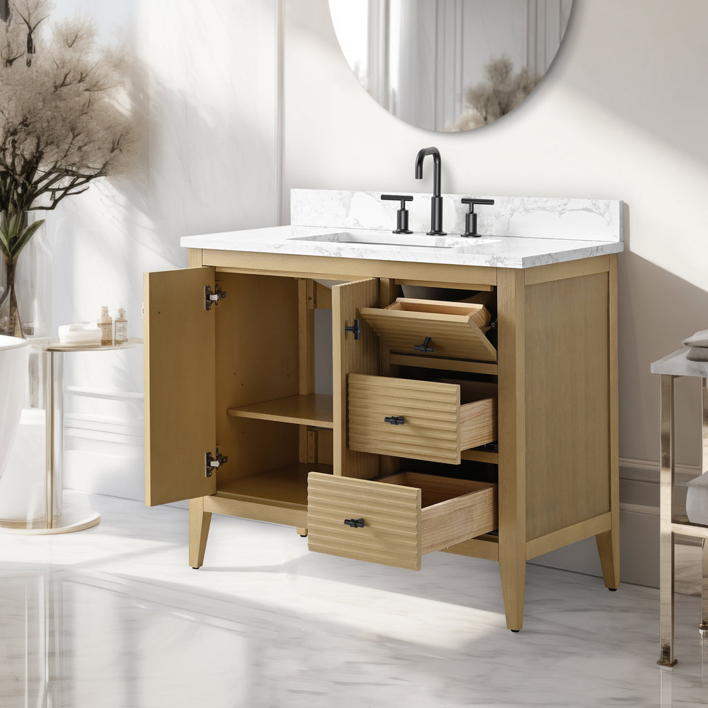 Linear Natural Oak / Matte Black