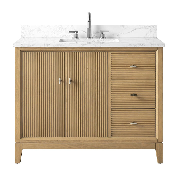 Linear Natural Oak / Brushed Nickel