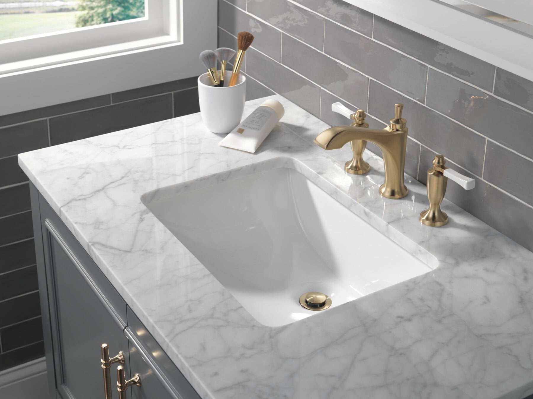 Champagne Bronze / Porcelain
