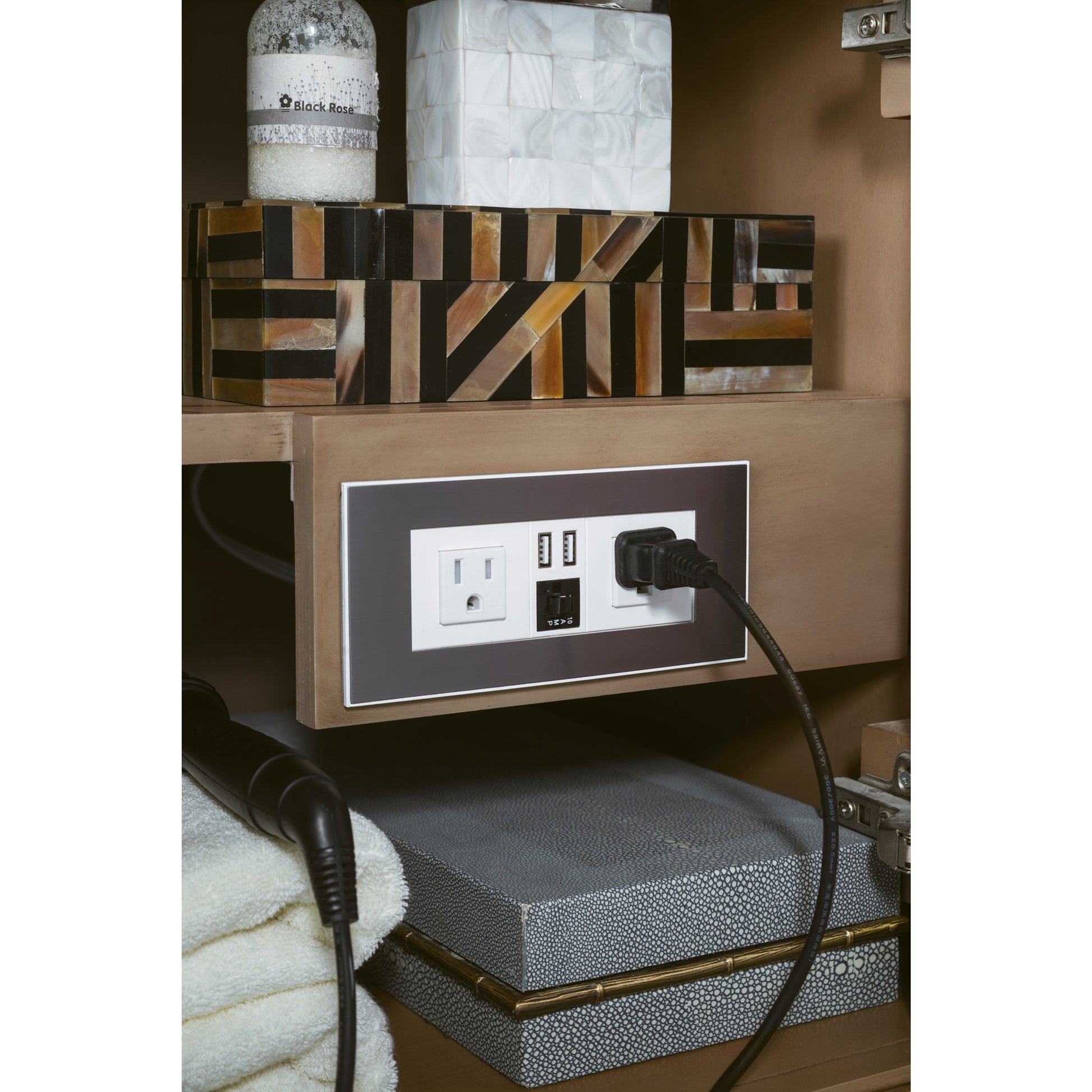 Whitewashed Walnut / Glossy White - 1 Faucet Hole