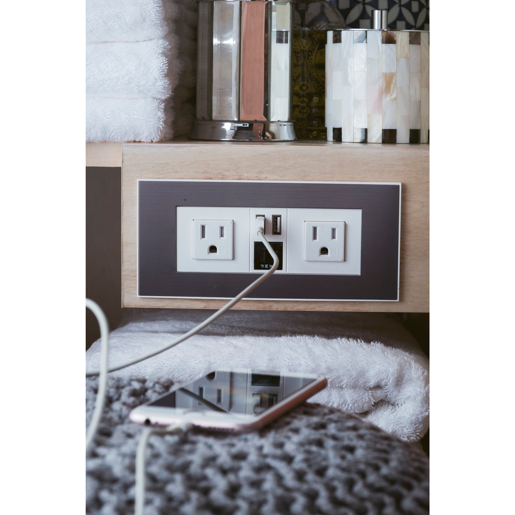 Mid-Century Walnut / Glossy White - 1 Faucet Hole