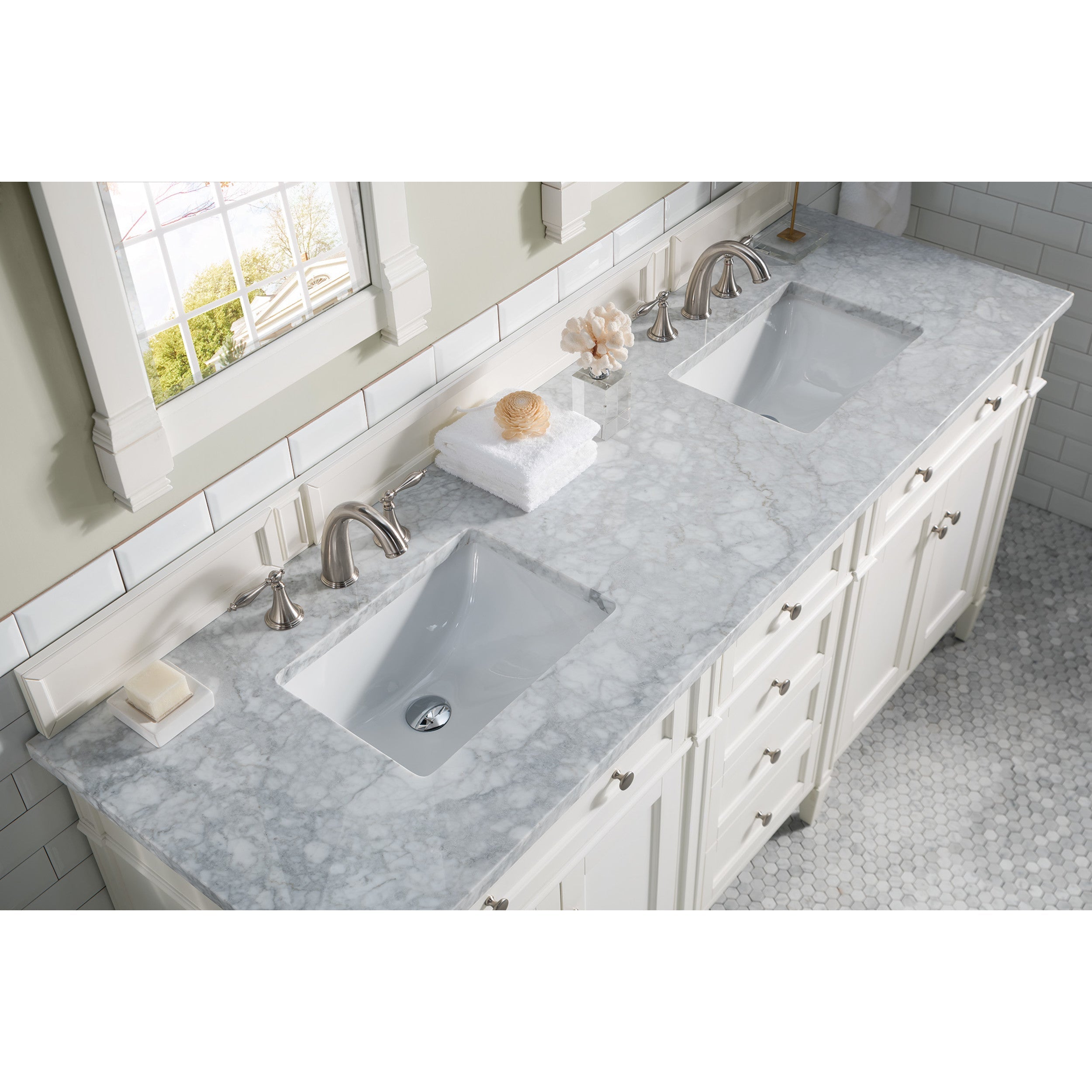 Bright White / Carrara White - 3 Faucet Holes