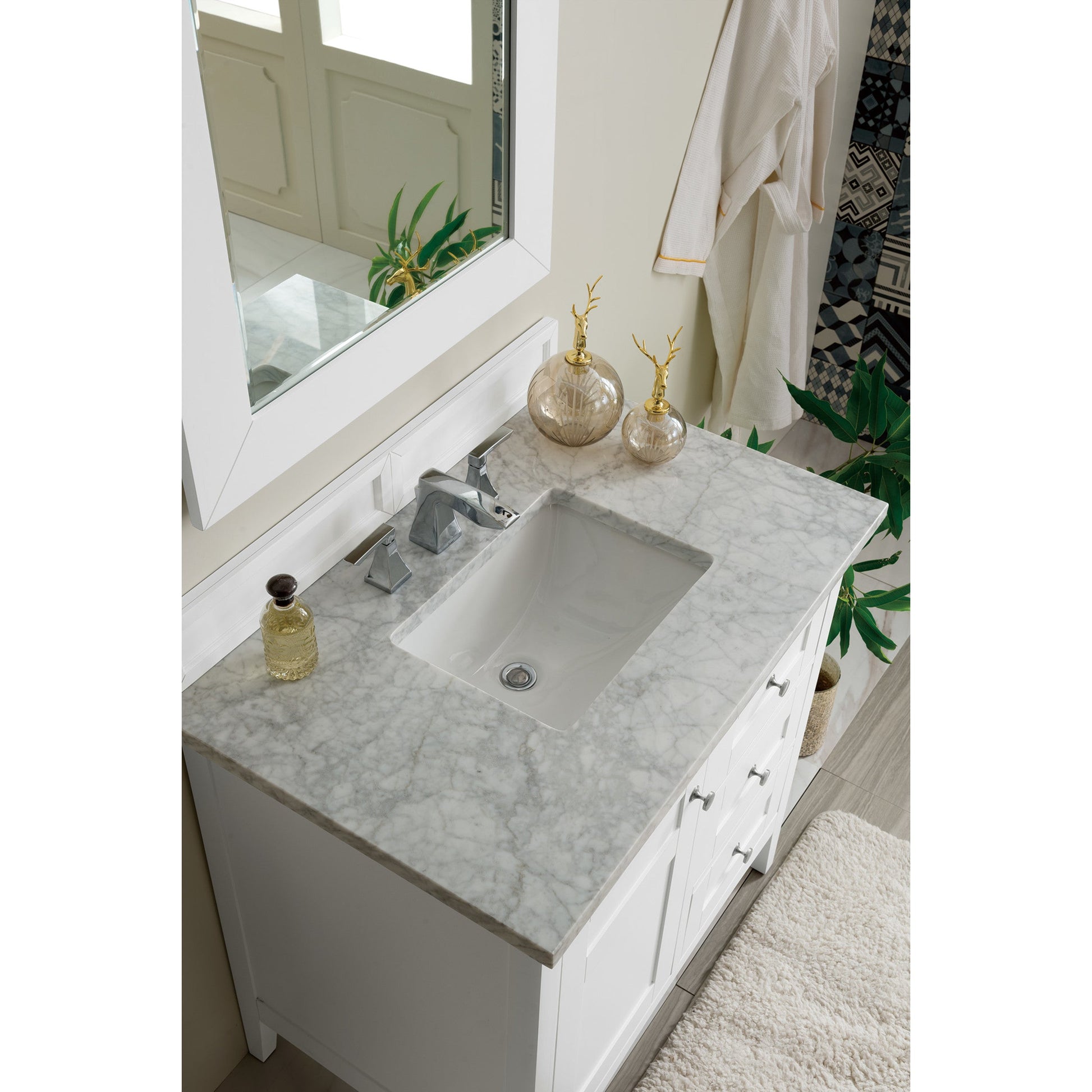 Bright White / Carrara White - 3 Faucet Holes
