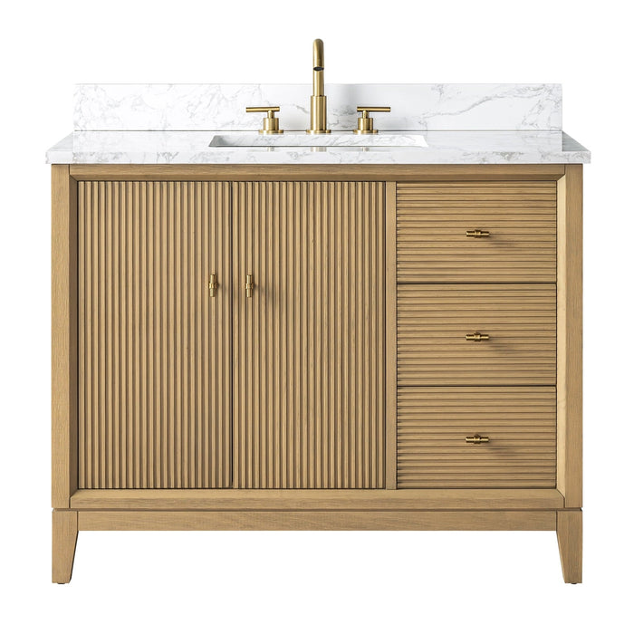 Linear Natural Oak / Golden Brushed