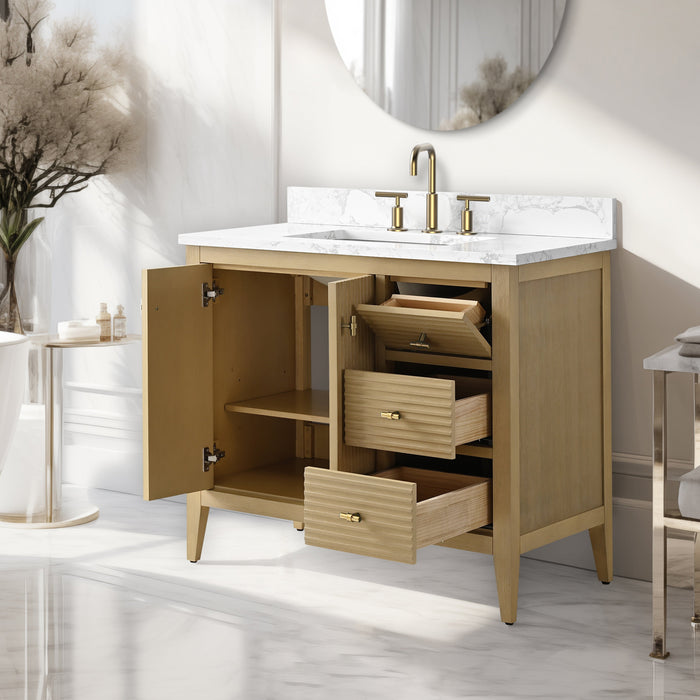 Linear Natural Oak / Golden Brushed