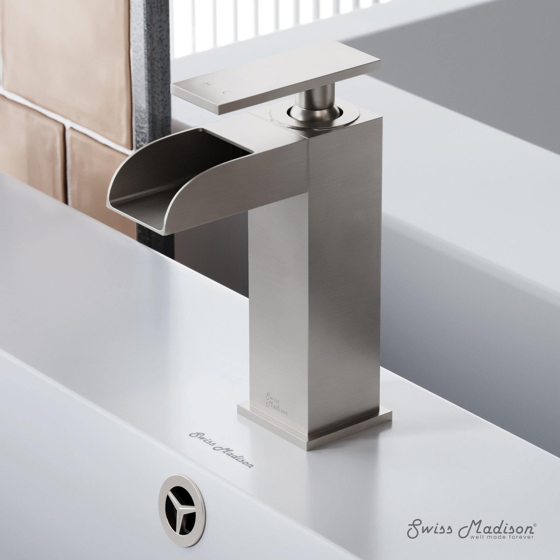 Brushed Nickel / Low Arc