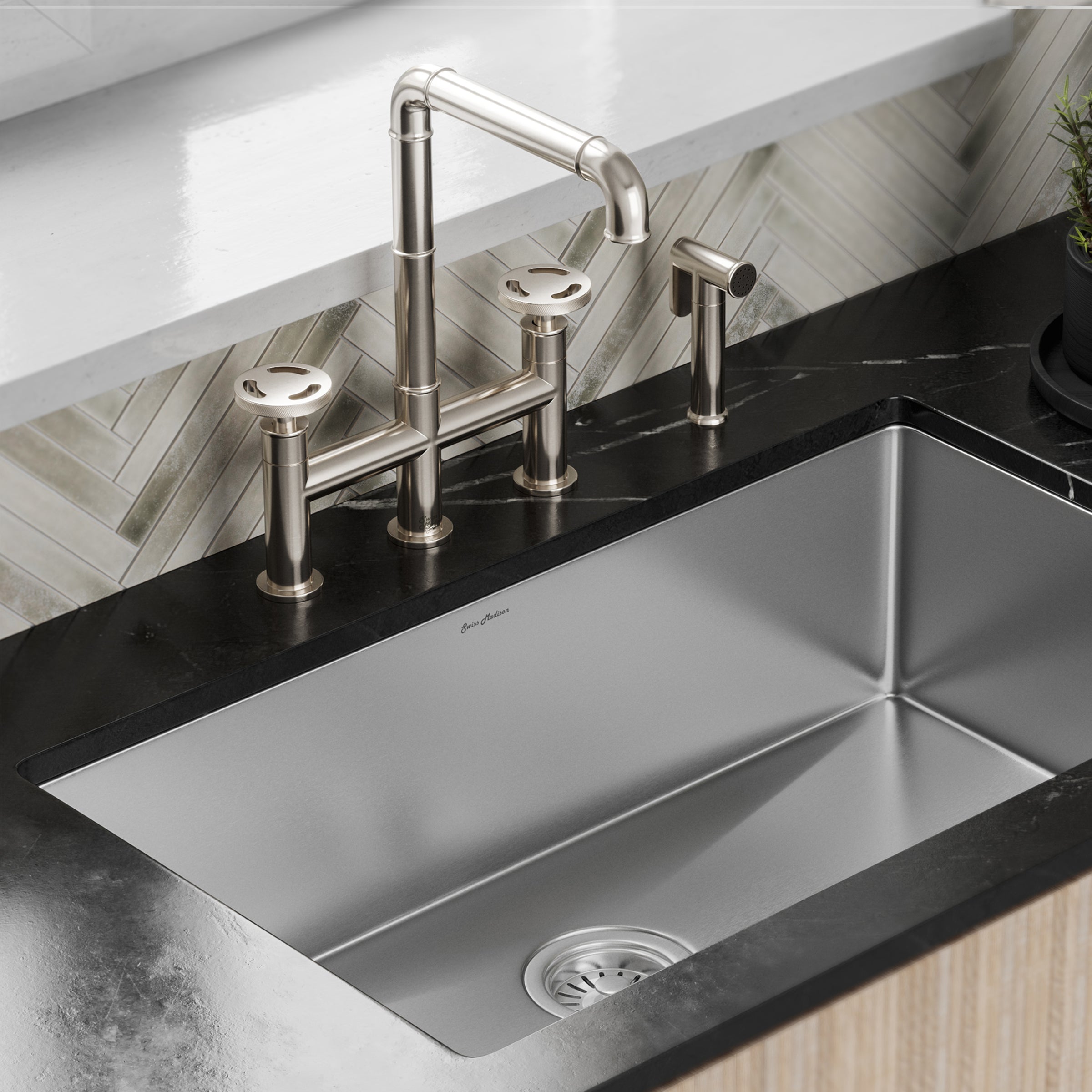 Brushed Nickel / Nickel