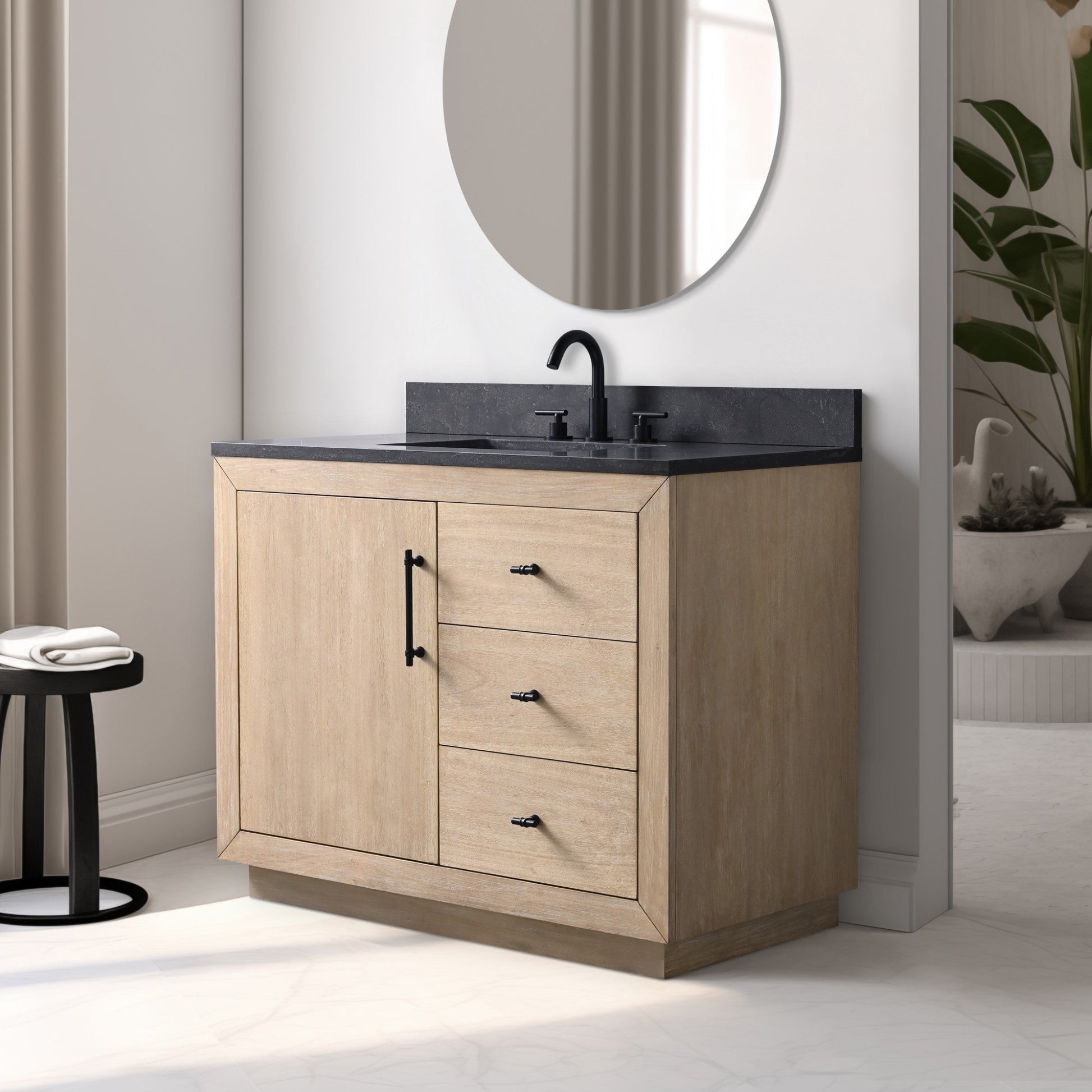 Light Wheat / Black Limestone