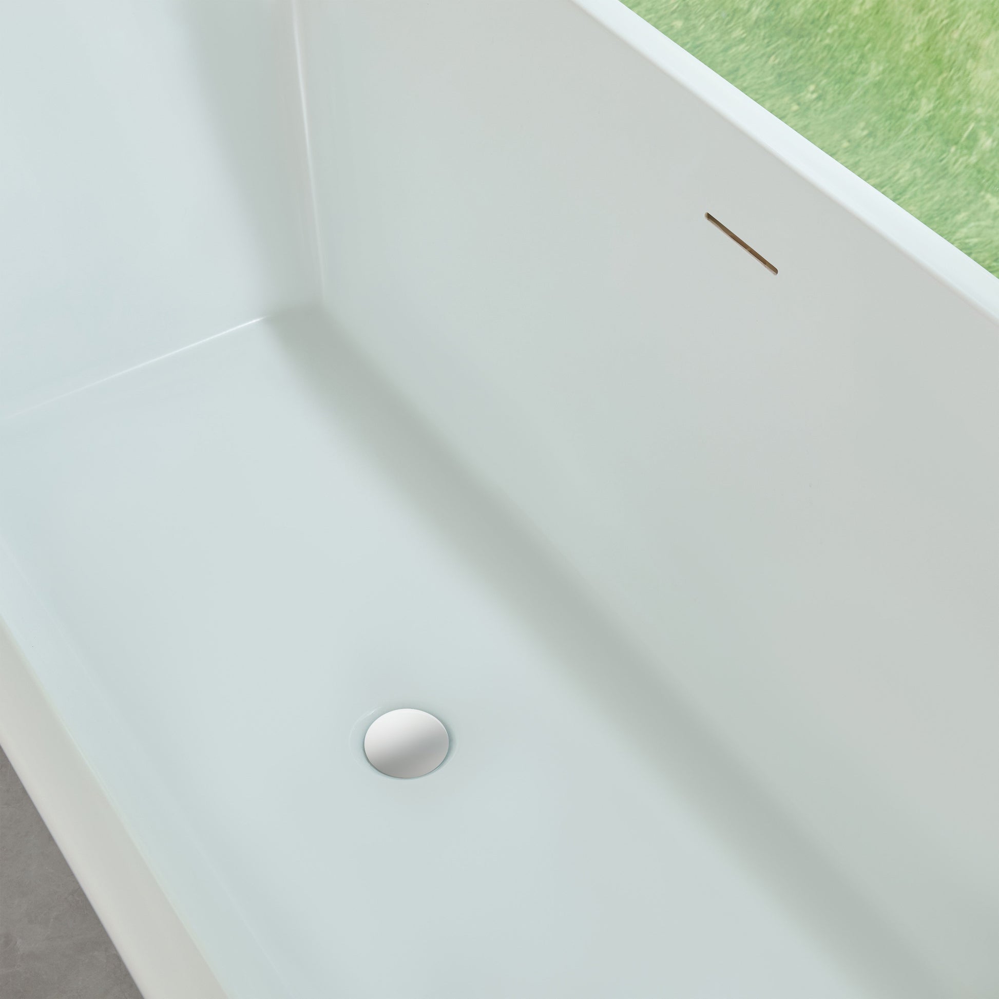 White / Integrated Overflow