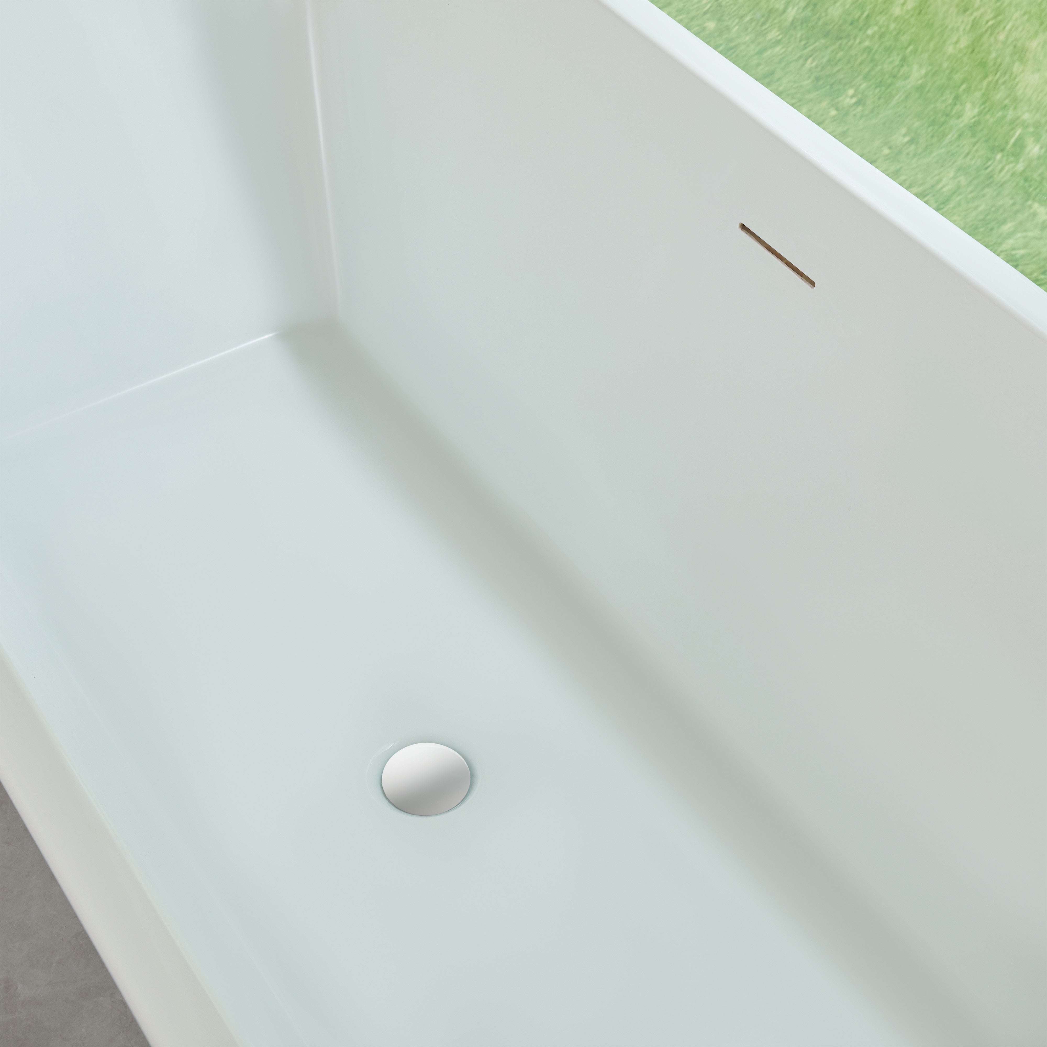 White / Integrated Overflow