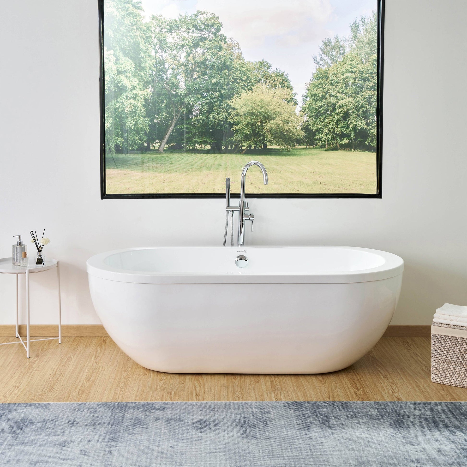 White / Polished Chrome