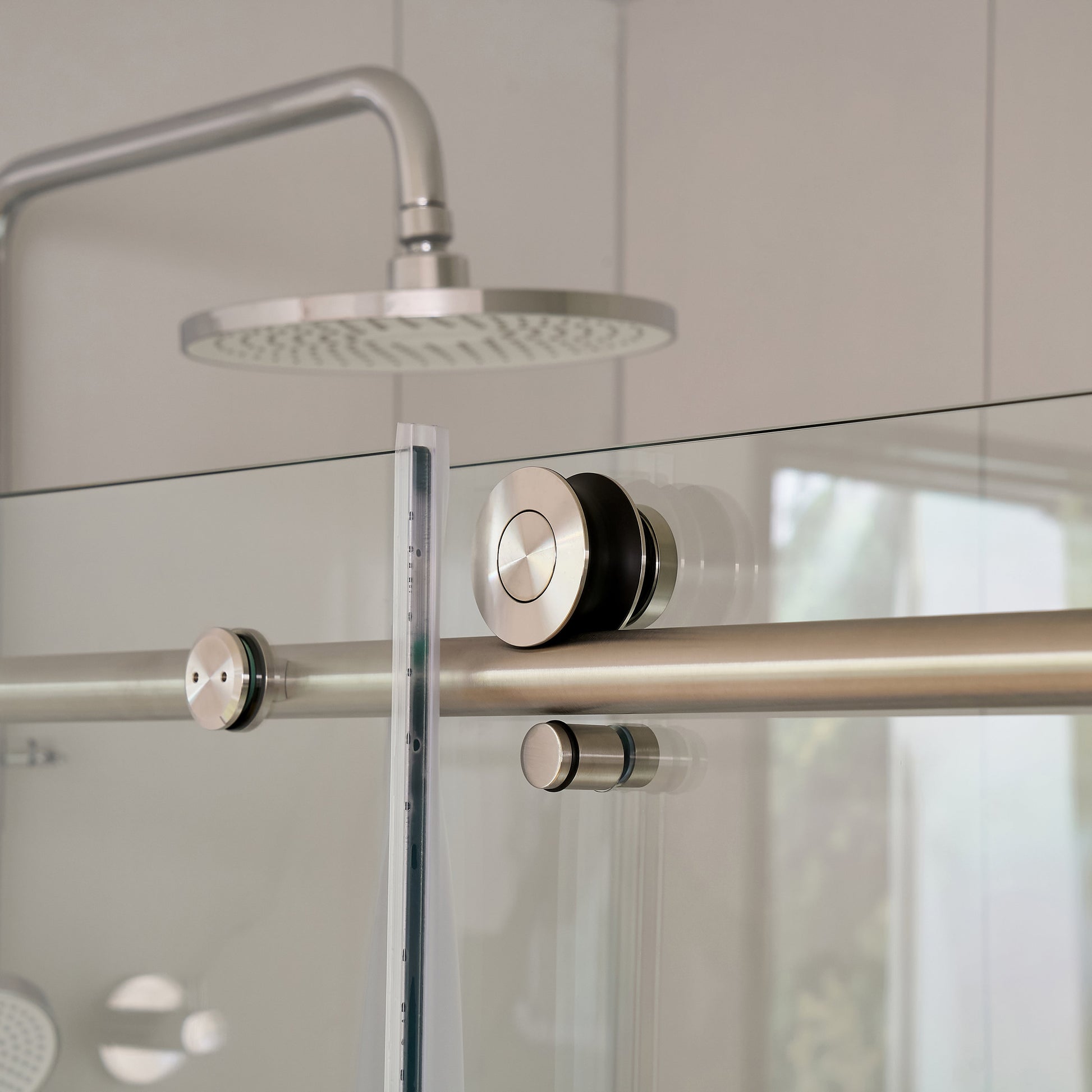 Brushed Nickel / Non-Soft Close