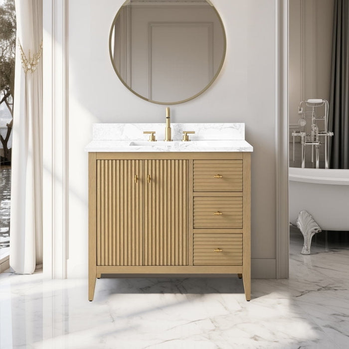 Linear Natural Oak / Golden Brushed