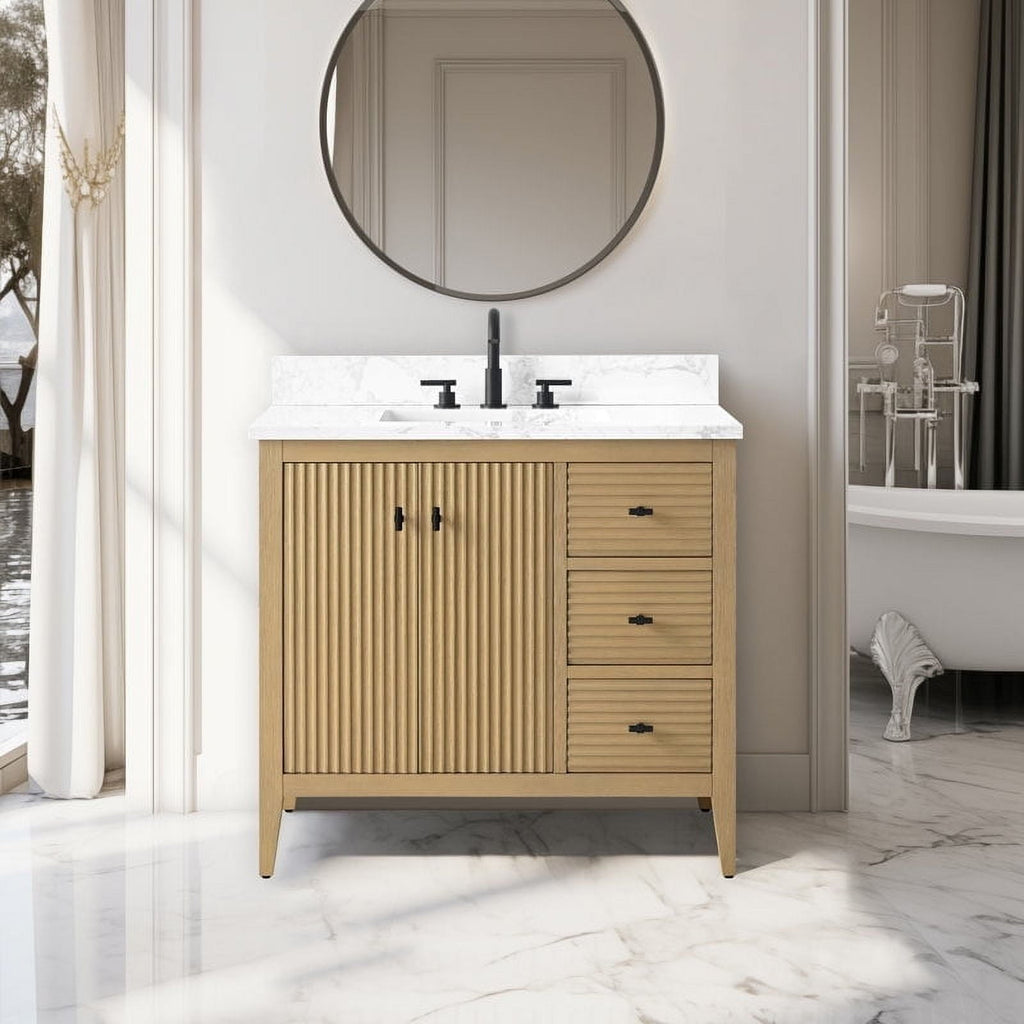Linear Natural Oak / Matte Black
