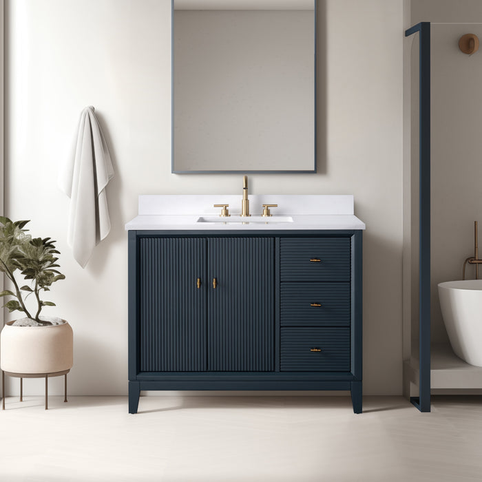 Linear Vintage Spruce Blue / Golden Brushed