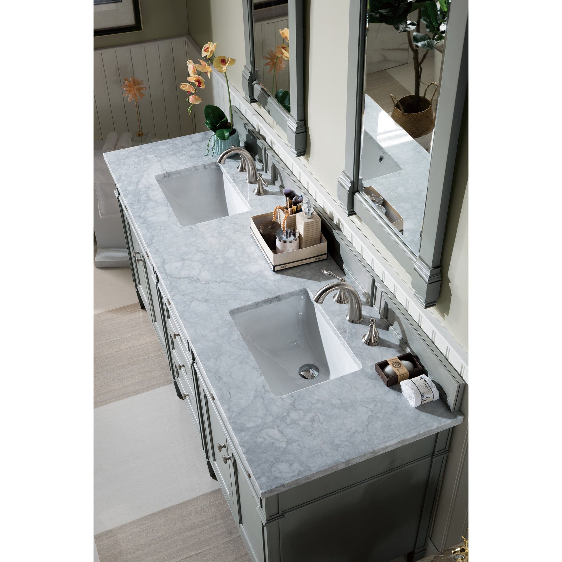 Urban Gray / Carrara White - 3 Faucet Holes