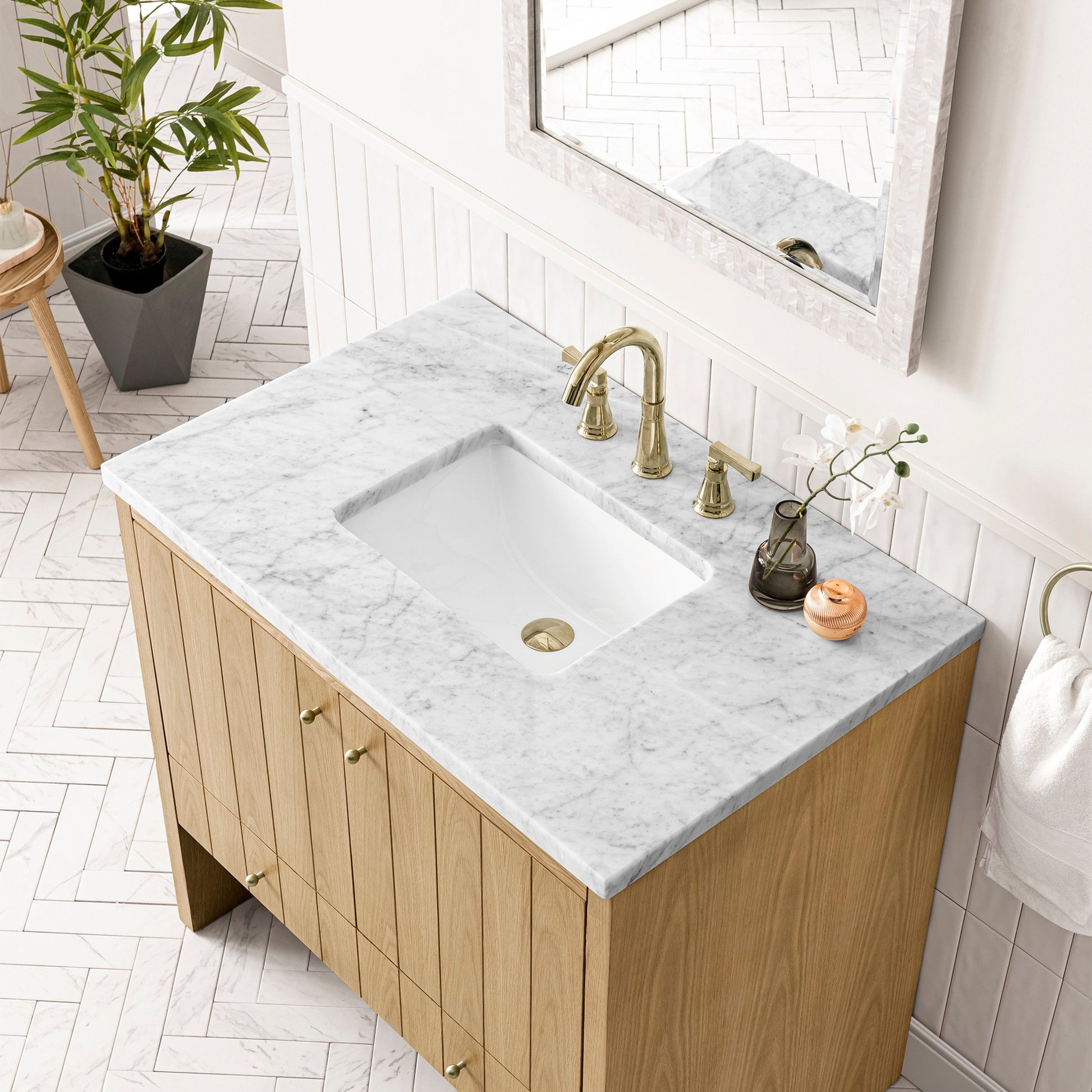 Light Natural Oak / Carrara White - 3 Faucet Holes