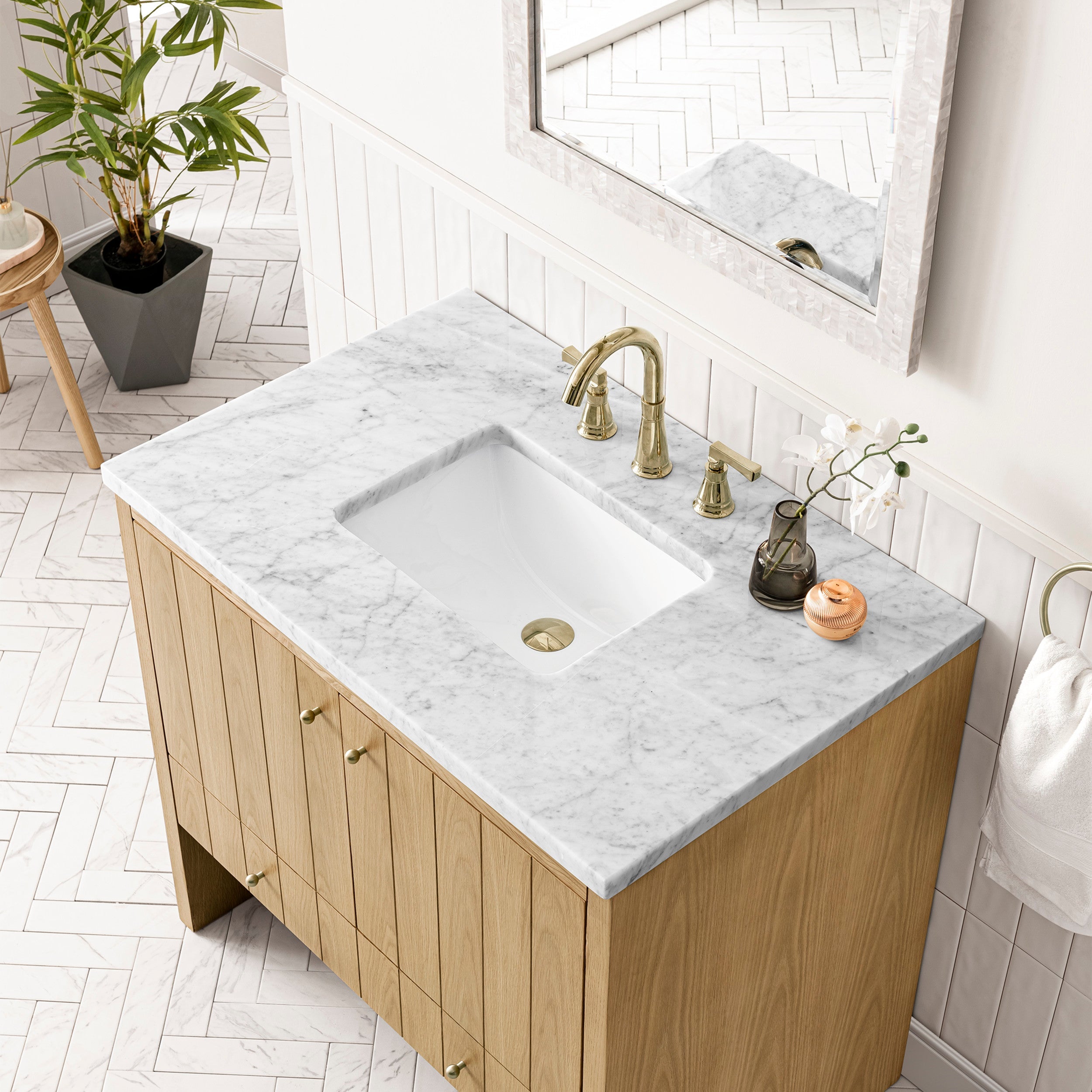 Light Natural Oak / Carrara White - 3 Faucet Holes