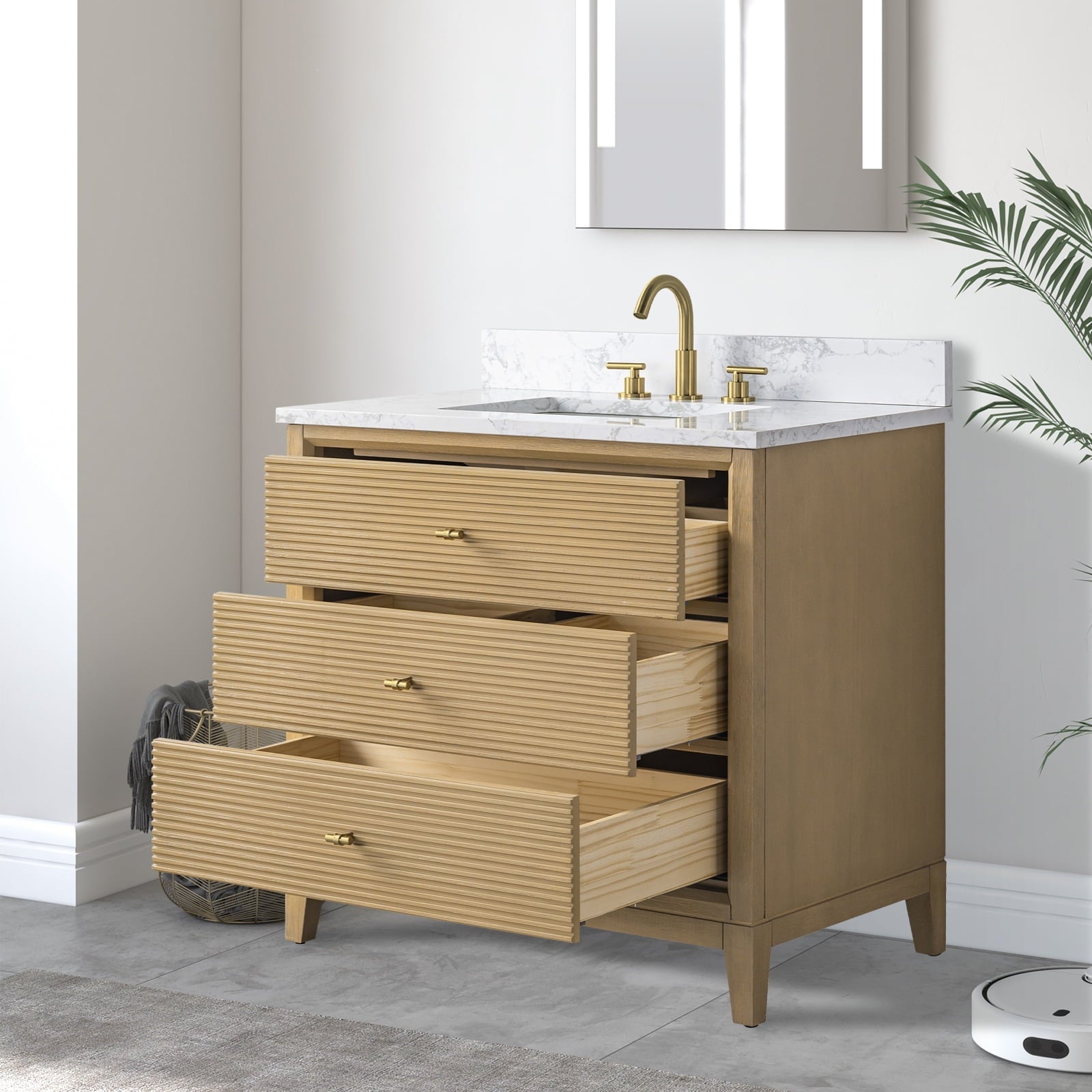 Linear Natural Oak / Golden Brushed