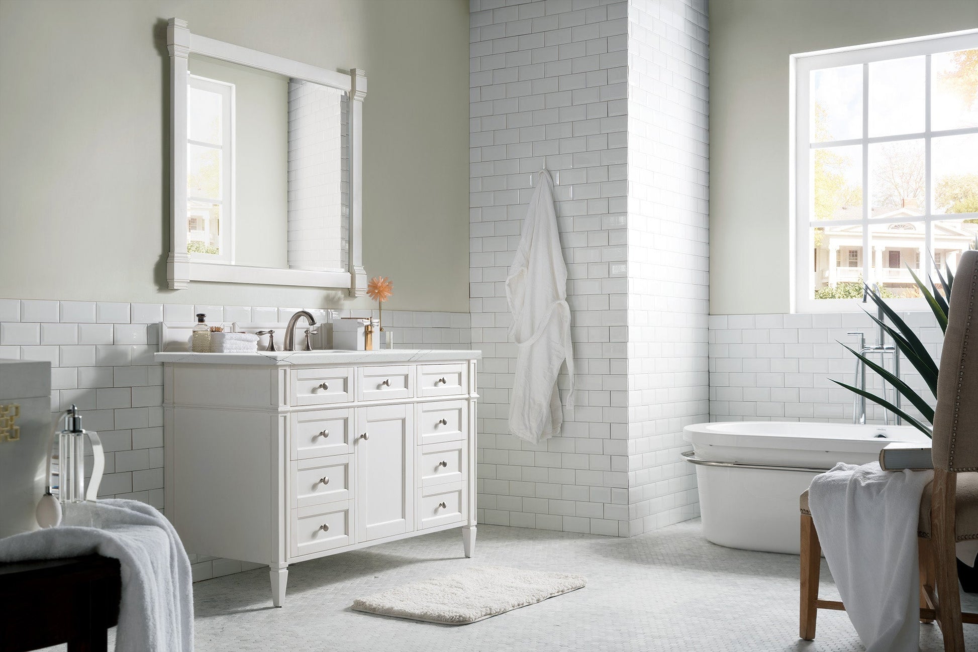 Bright White / Ethereal Noctis - 3 Faucet Holes