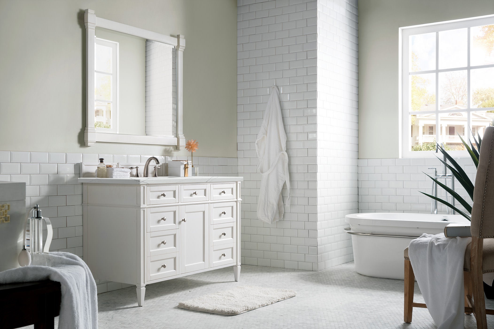 Bright White / Ethereal Noctis - 3 Faucet Holes