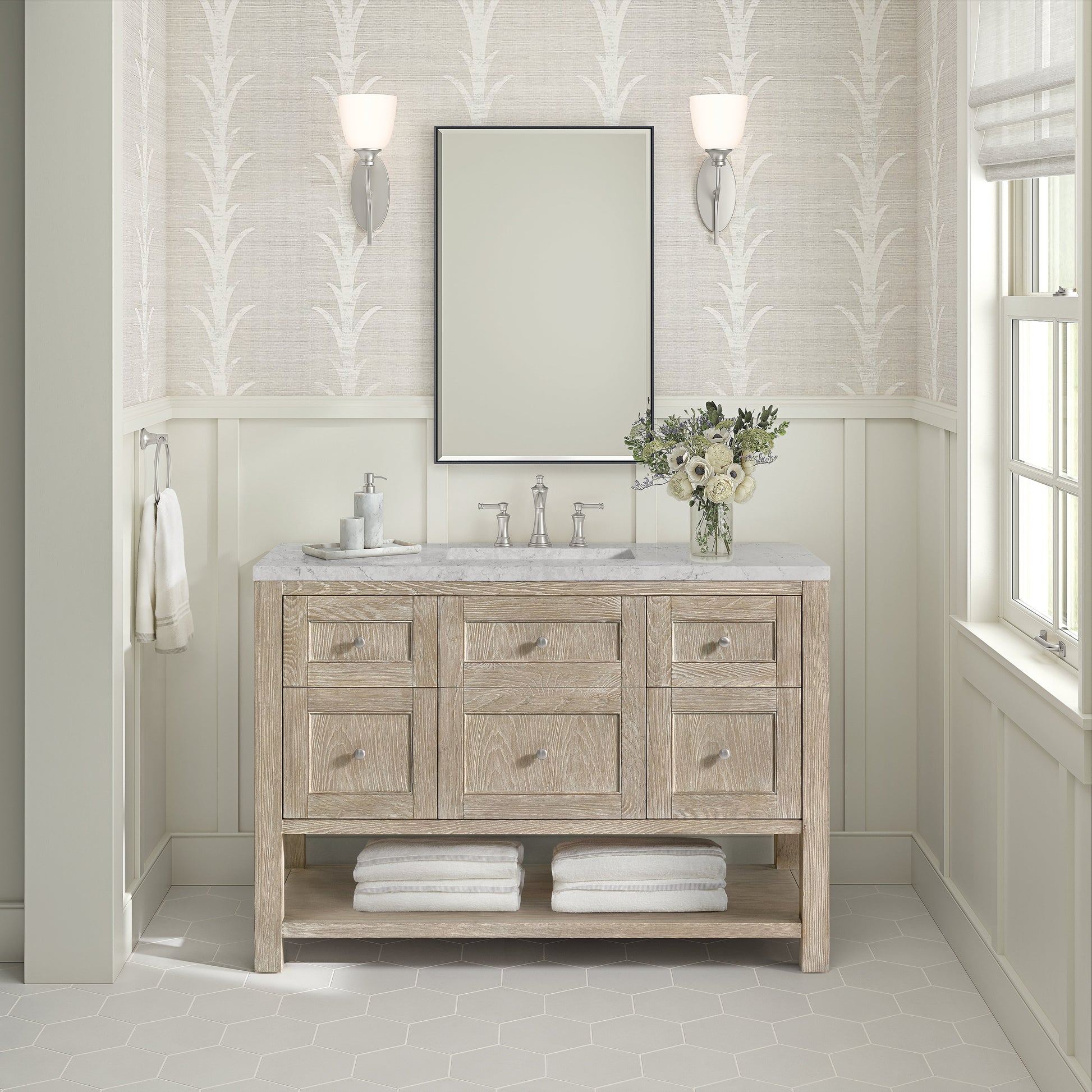 Whitewashed Oak / Eternal Jasmine Pearl - 3 Faucet Holes