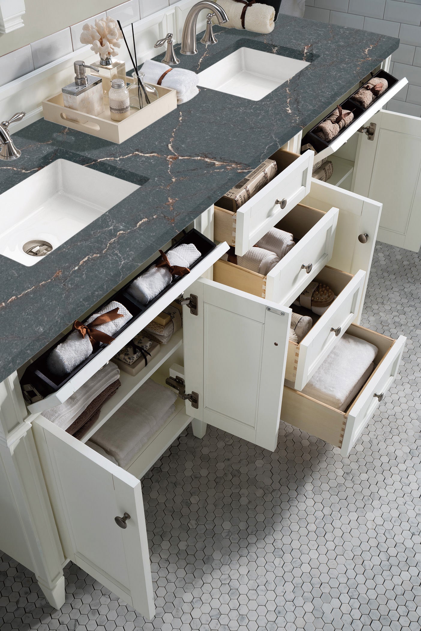 Bright White / Parisien Bleu - 3 Faucet Holes