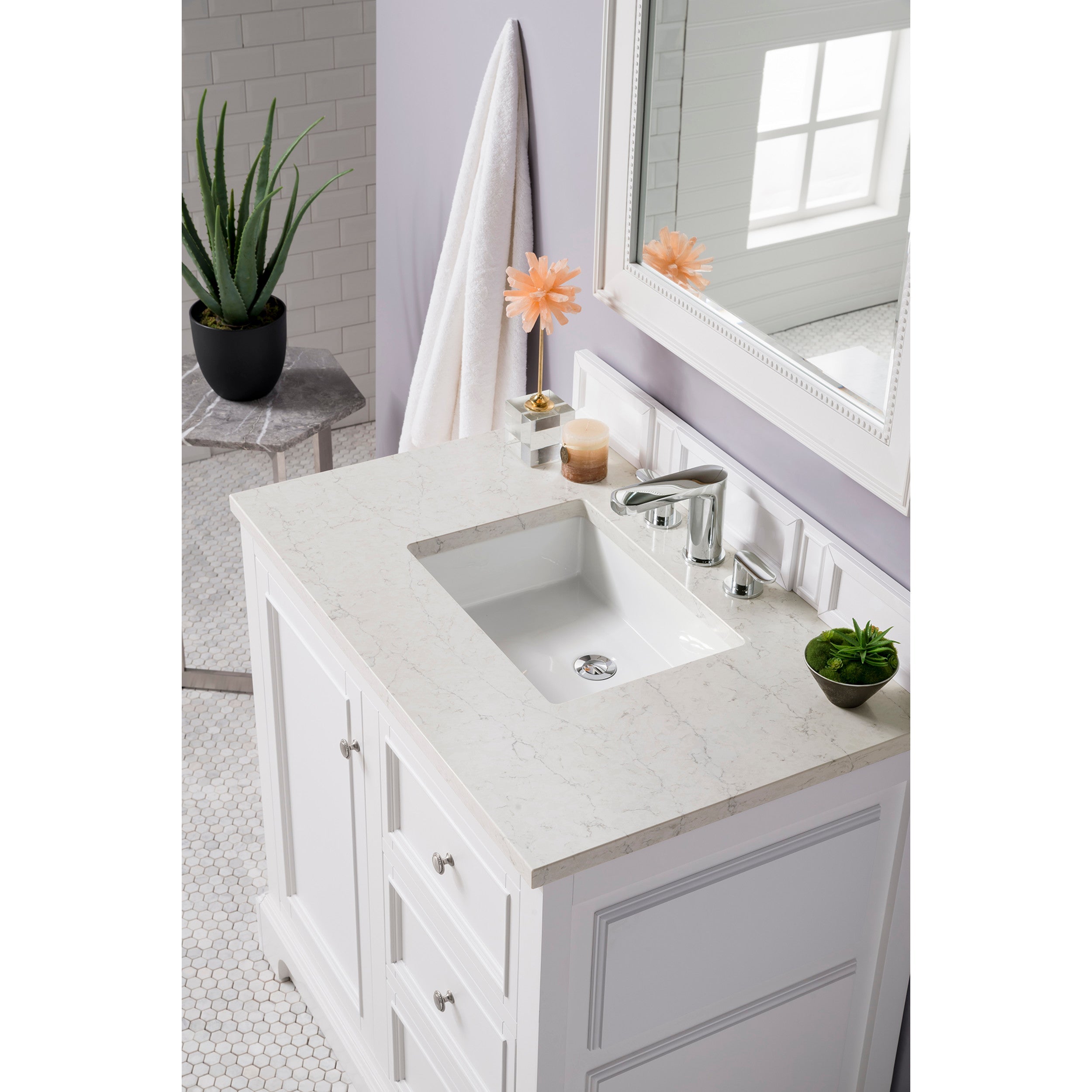 Bright White / Eternal Jasmine Pearl - 3 Faucet Holes