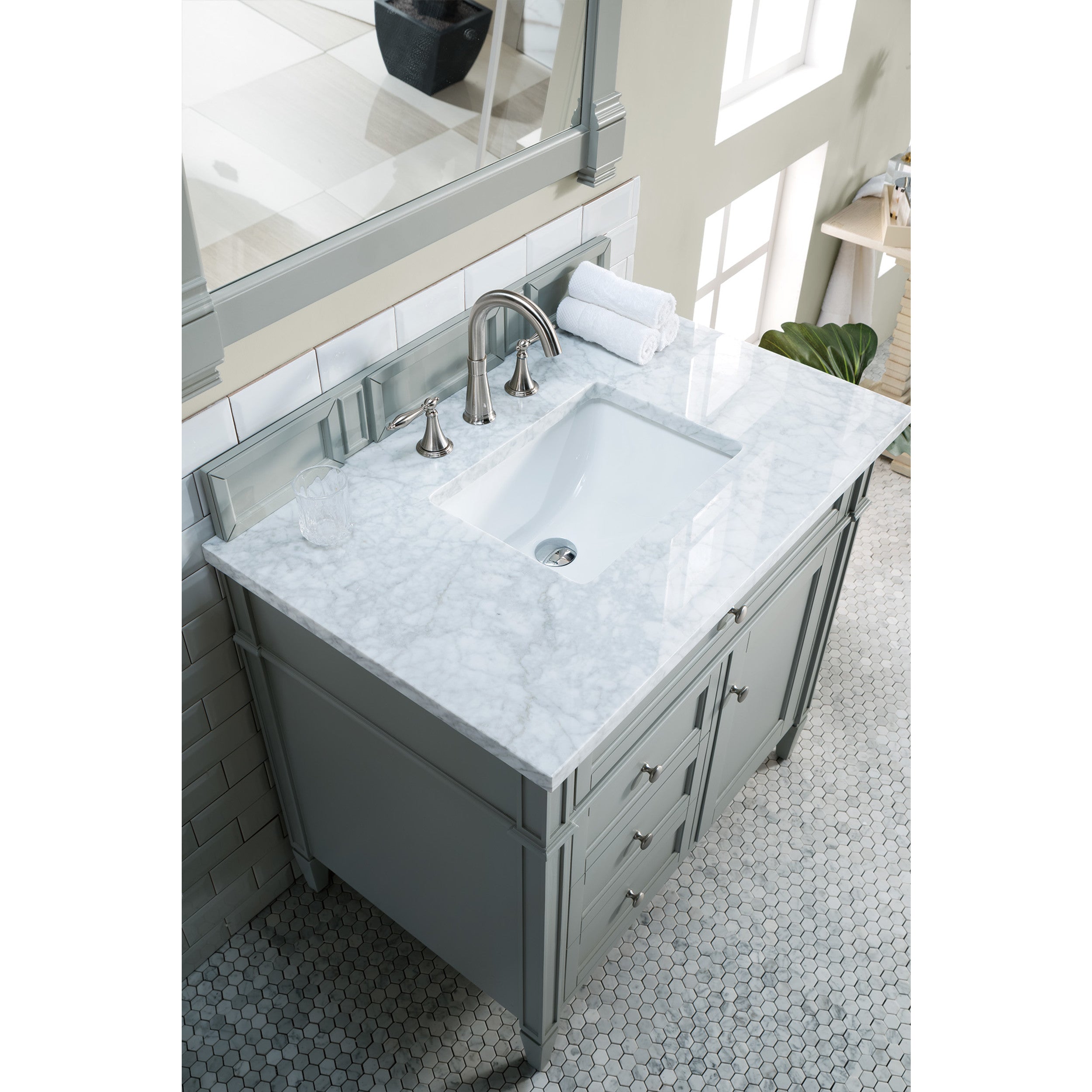 Urban Gray / Carrara White - 3 Faucet Holes