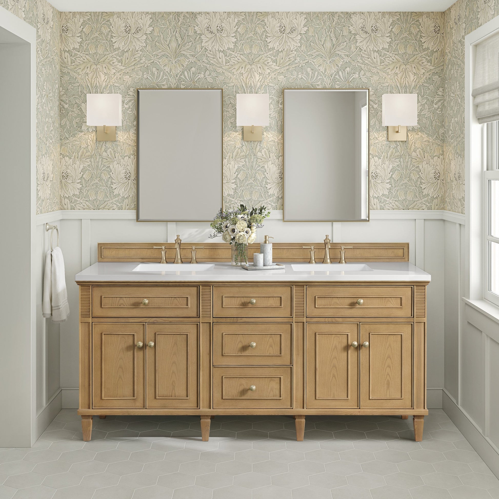 Light Natural Oak / White Zeus - 3 Faucet Holes