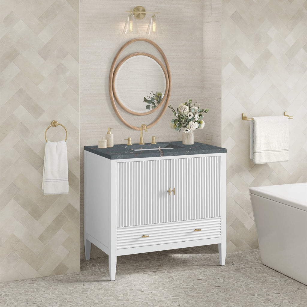 Bright White / Parisien Bleu - 3 Faucet Holes