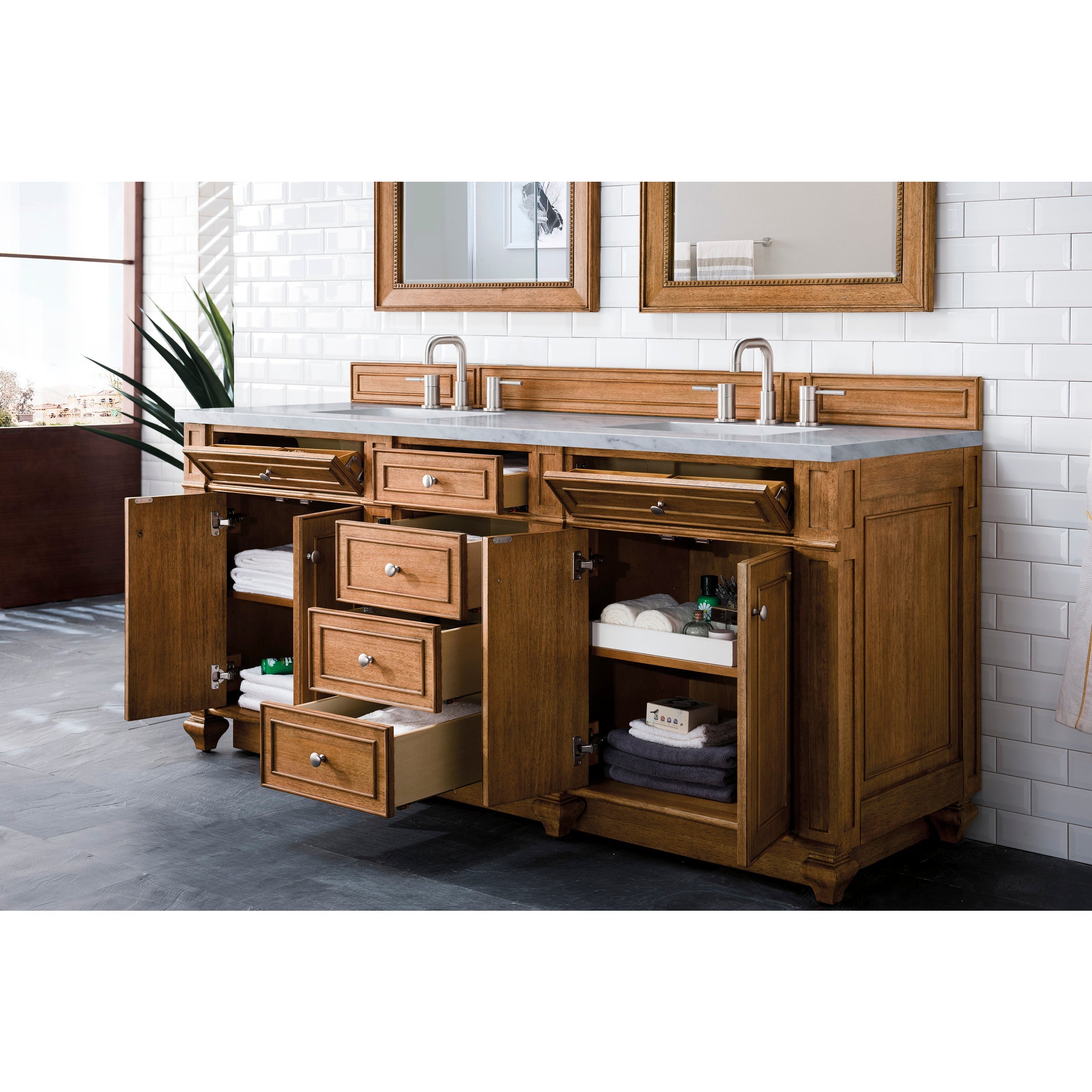 Saddle Brown / Eternal Jasmine Pearl - 3 Faucet Holes