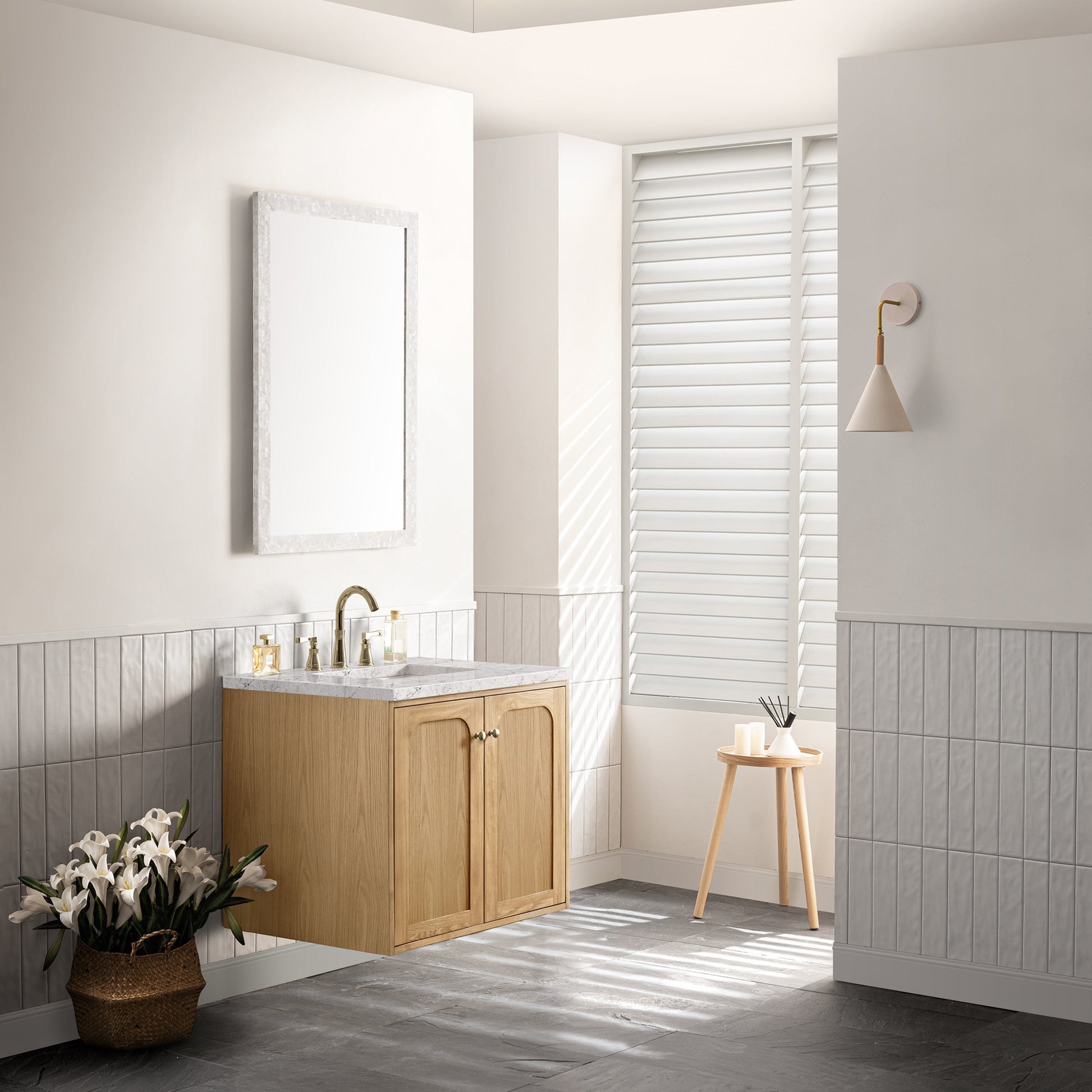 Light Natural Oak / Eternal Jasmine Pearl - 3 Faucet Holes