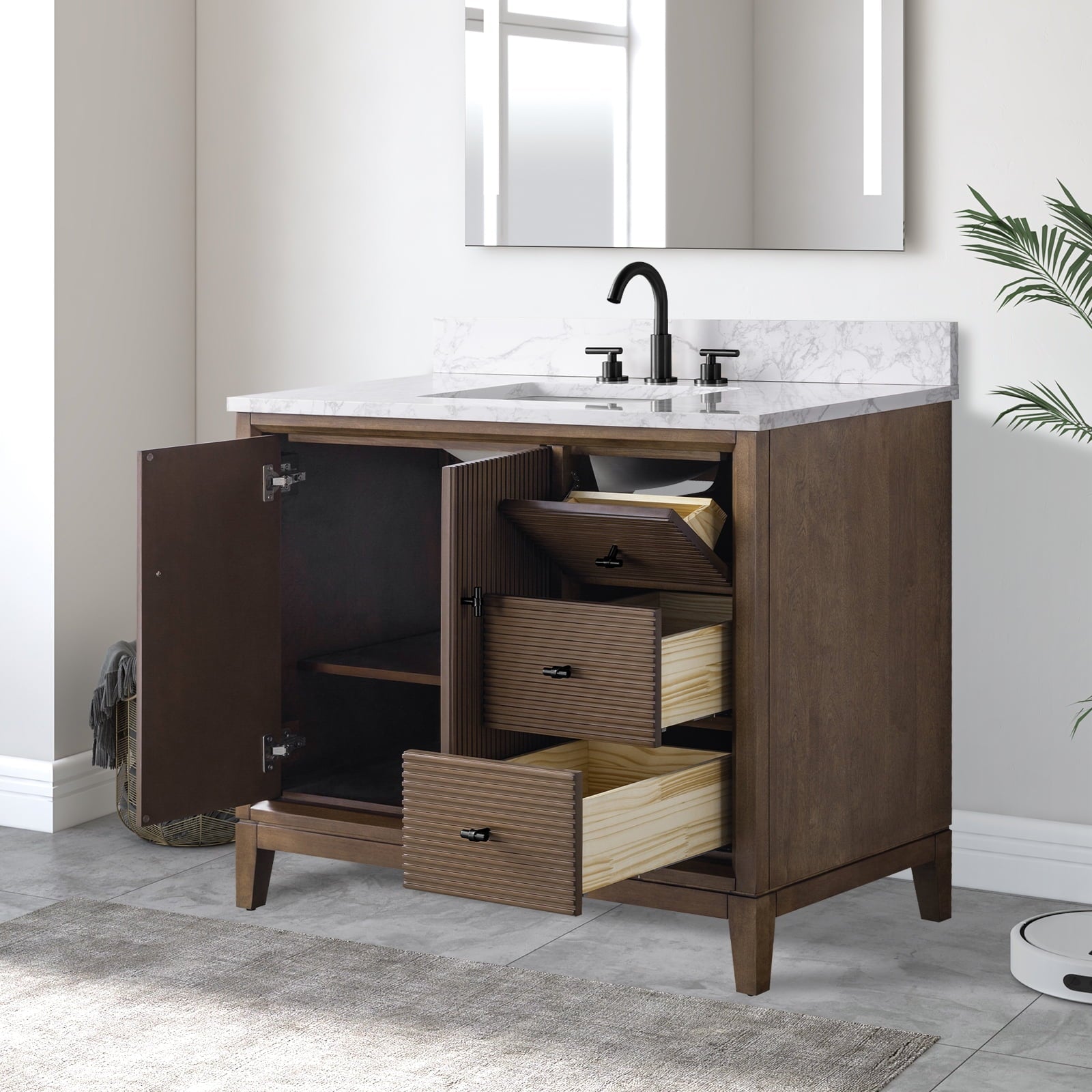Linear Walnut / Matte Black