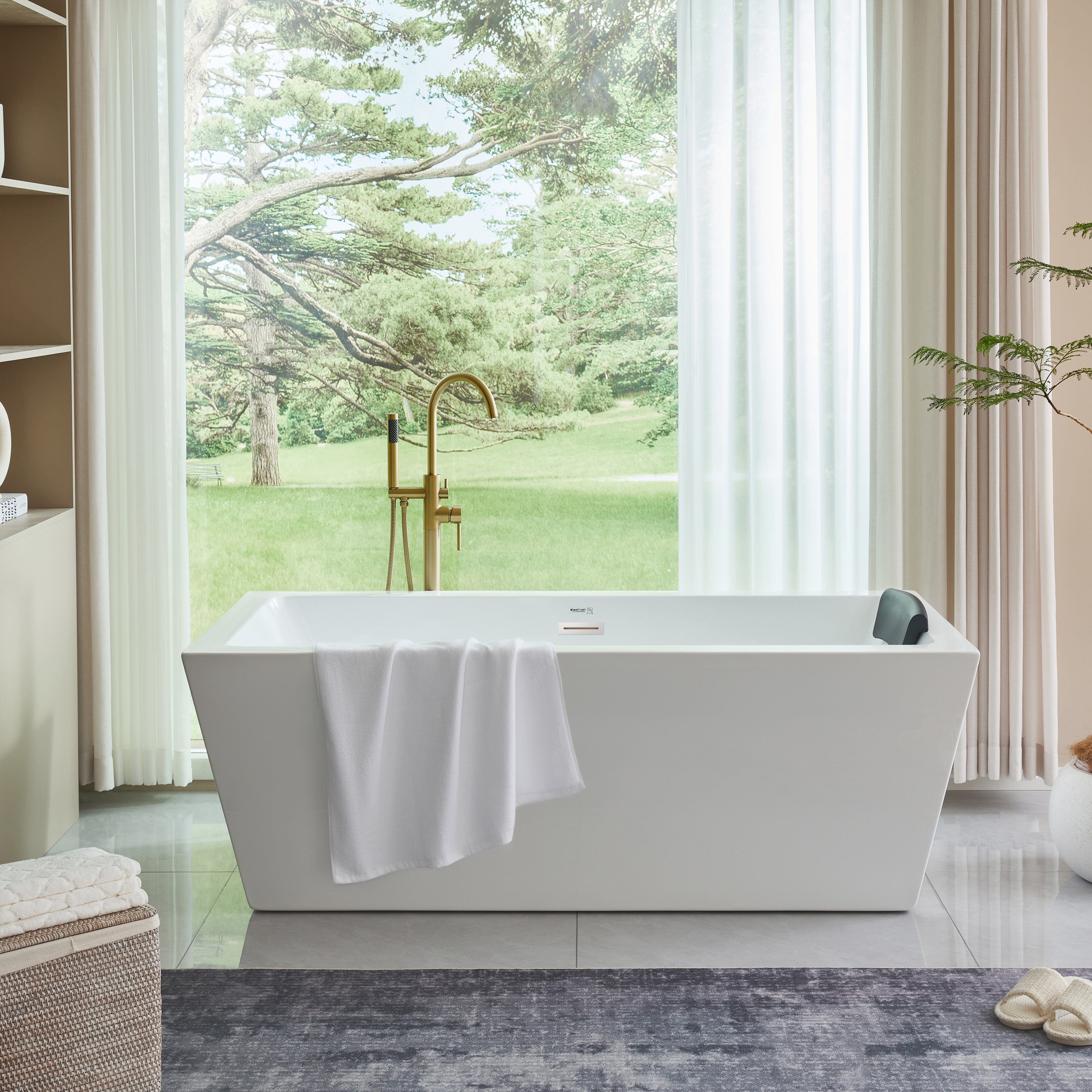 White / Polished Chrome