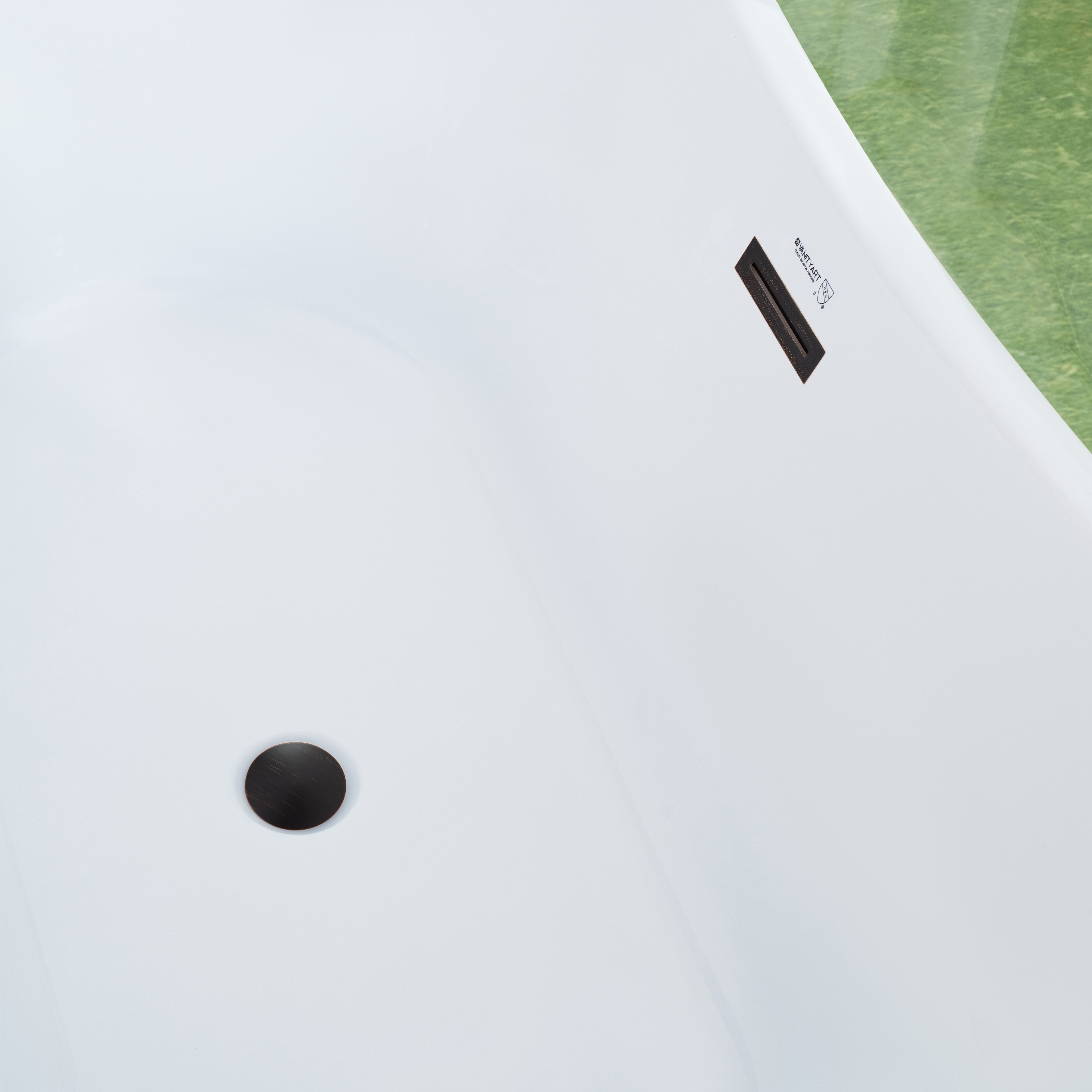White / Oil Rubbed Bronze