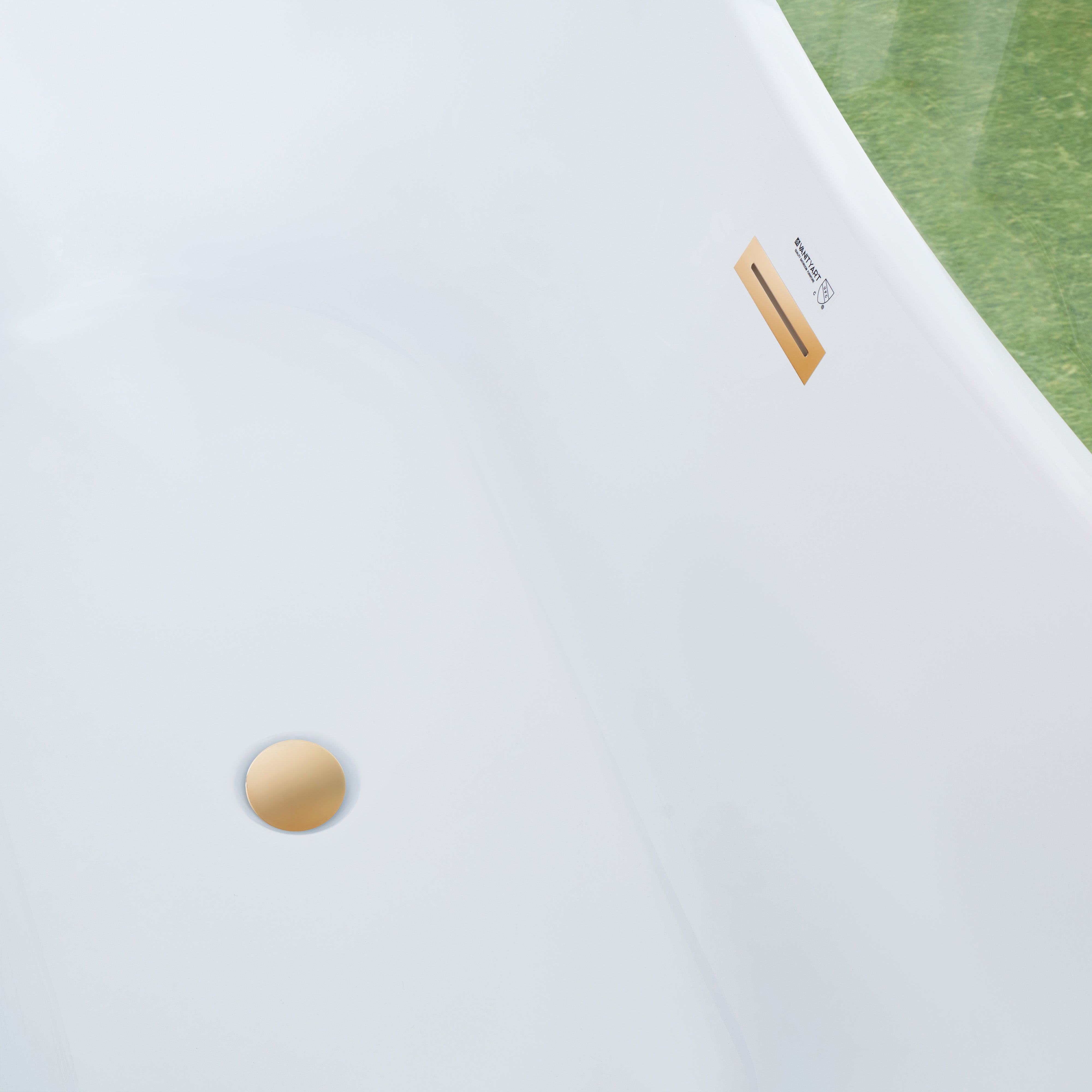 White / Titanium Gold