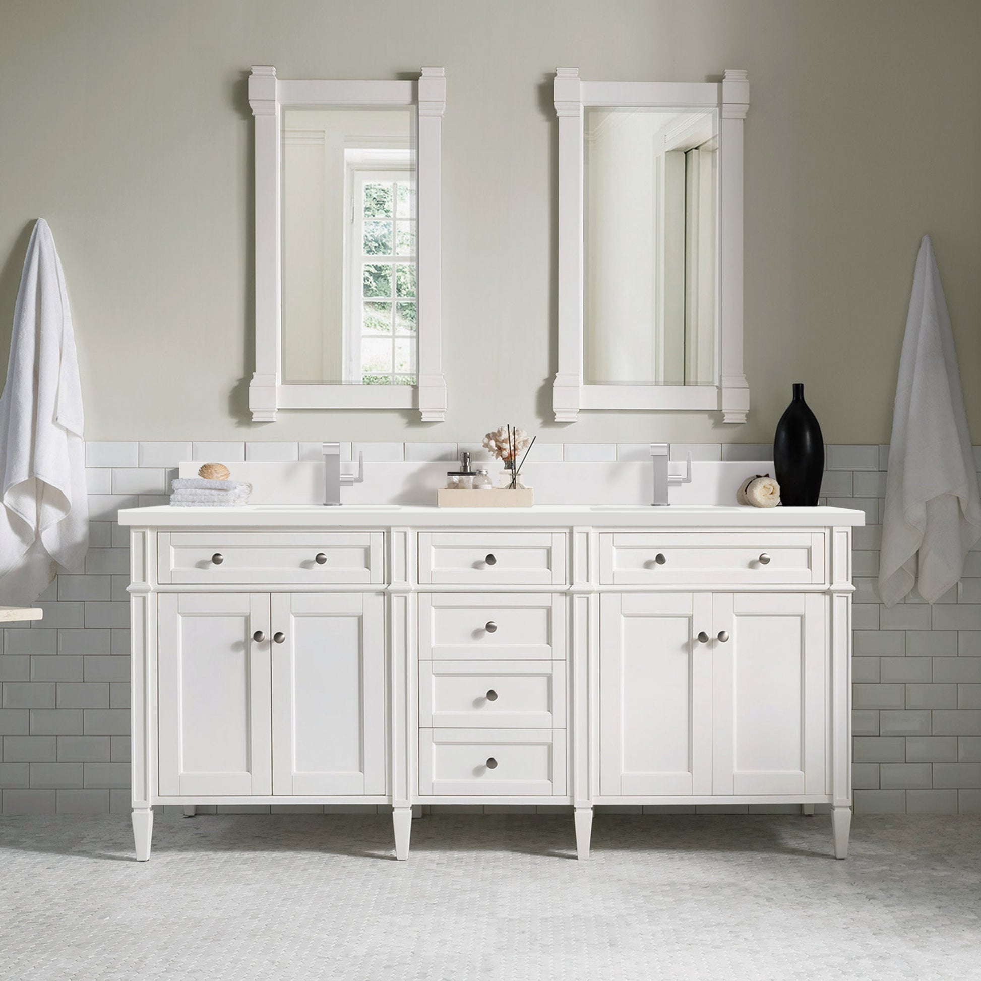 Bright White / White Zeus - 1 Faucet Hole