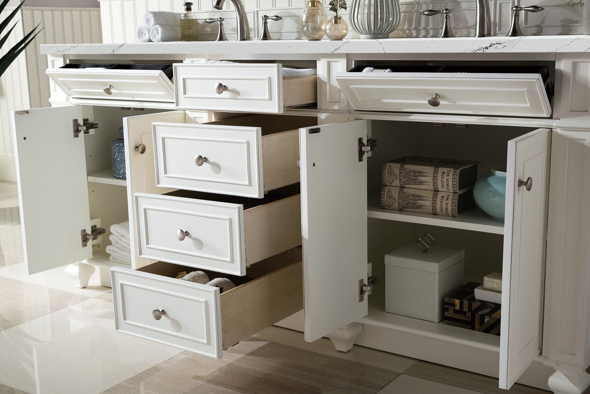 Bright White / Ethereal Noctis - 3 Faucet Holes