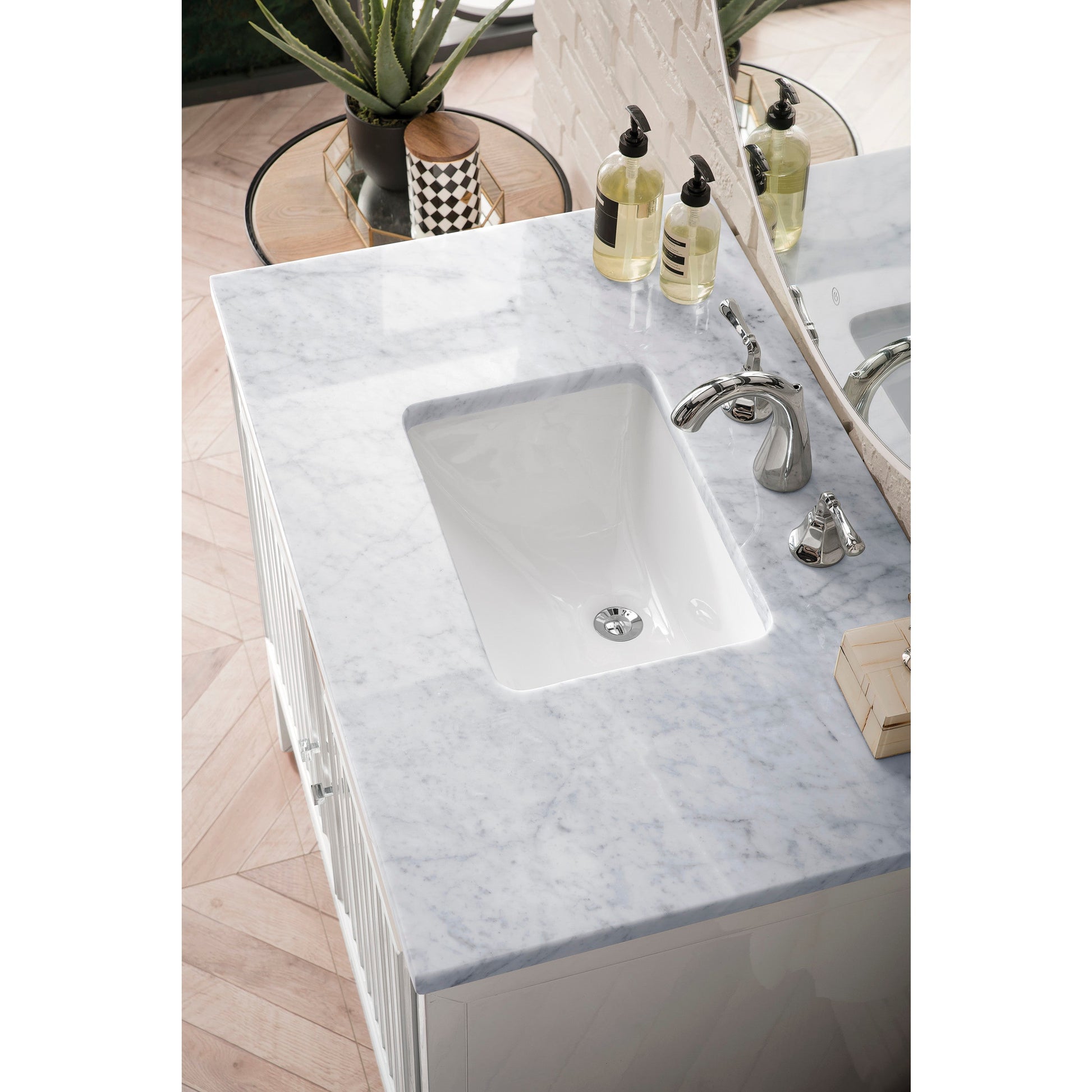 Glossy White / Carrara White - 3 Faucet Holes