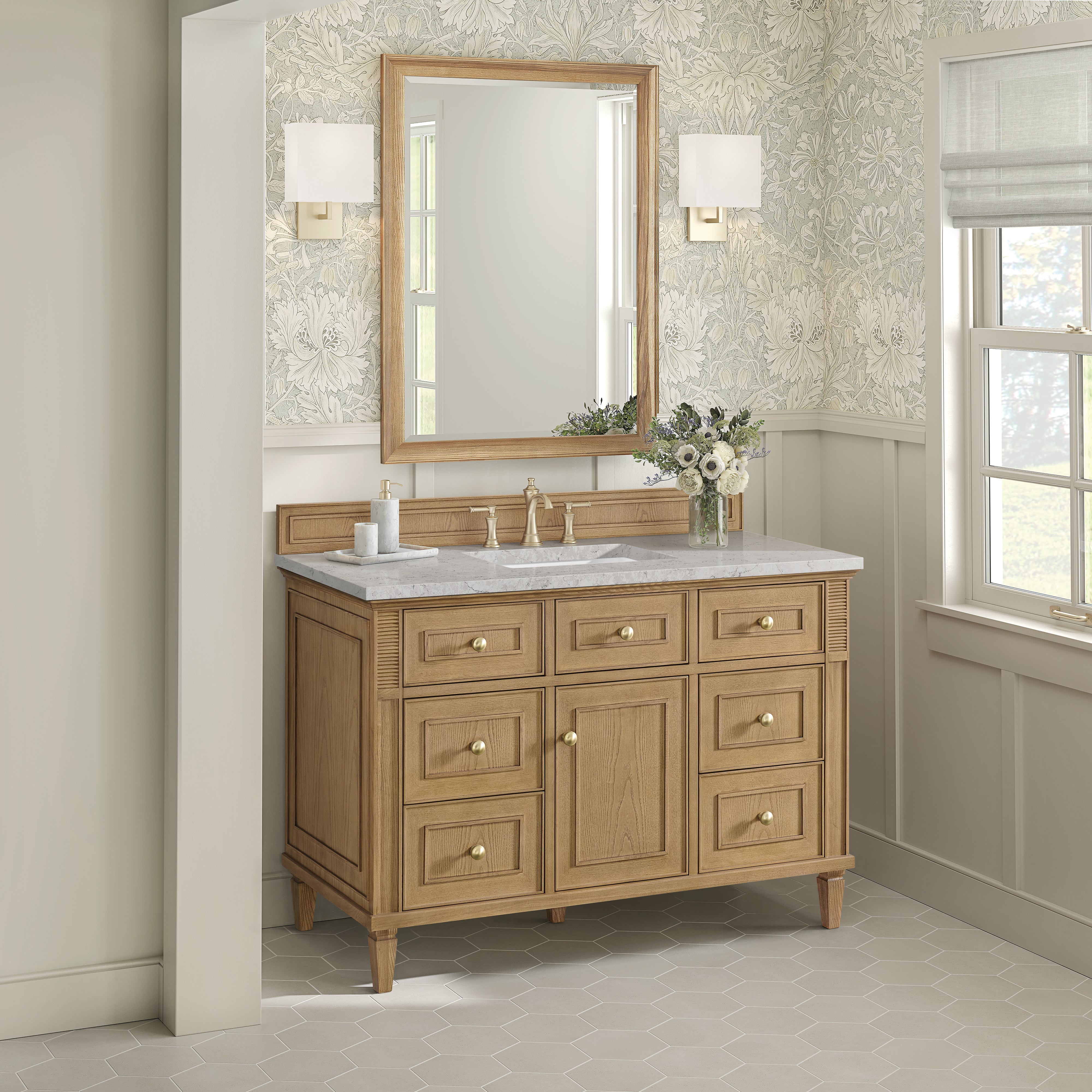 Light Natural Oak / Eternal Jasmine Pearl - 3 Faucet Holes