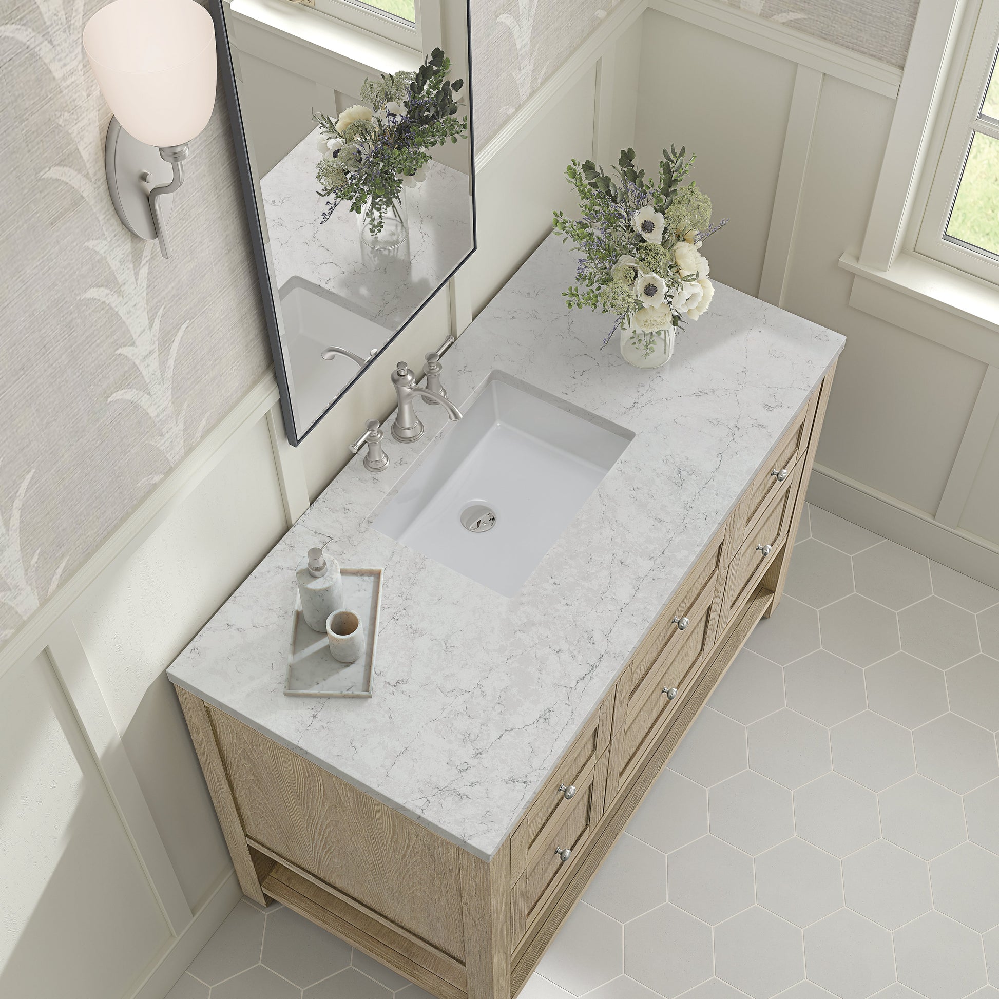 Whitewashed Oak / Eternal Jasmine Pearl - 3 Faucet Holes