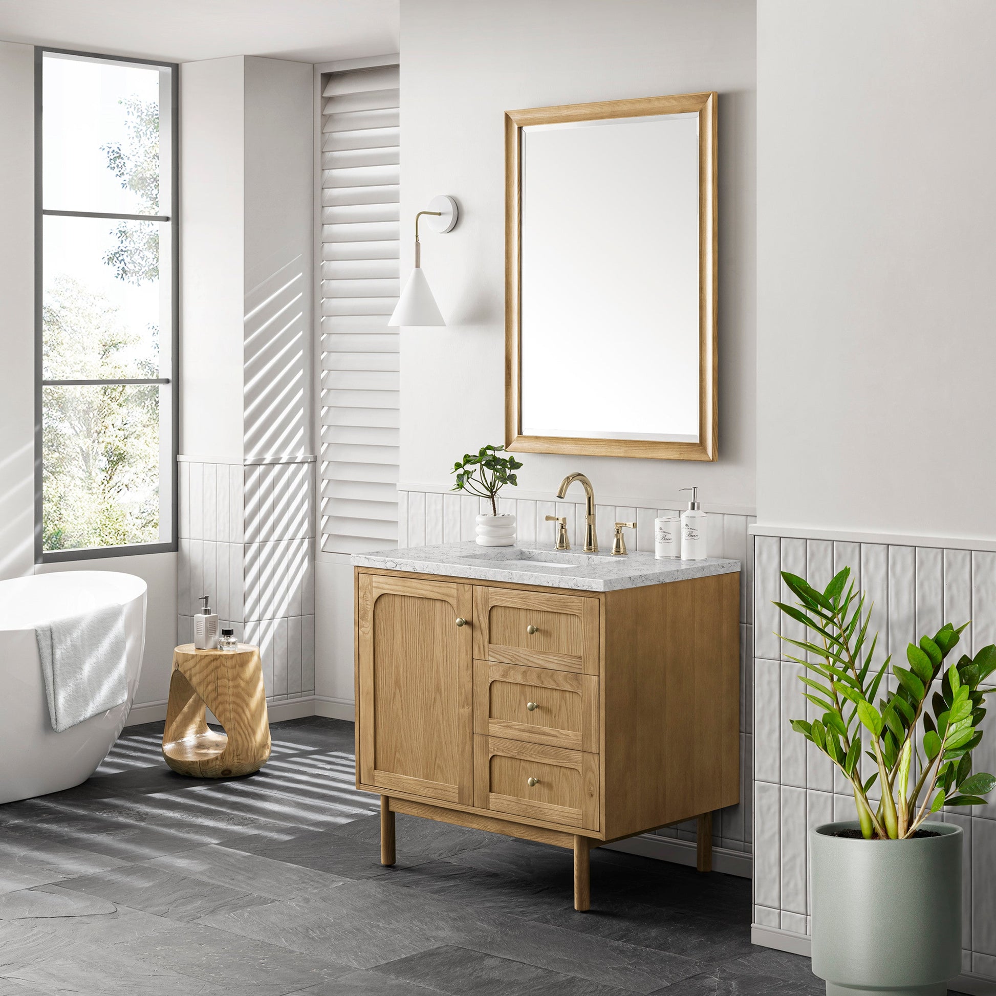 Light Natural Oak / Eternal Jasmine Pearl - 3 Faucet Holes