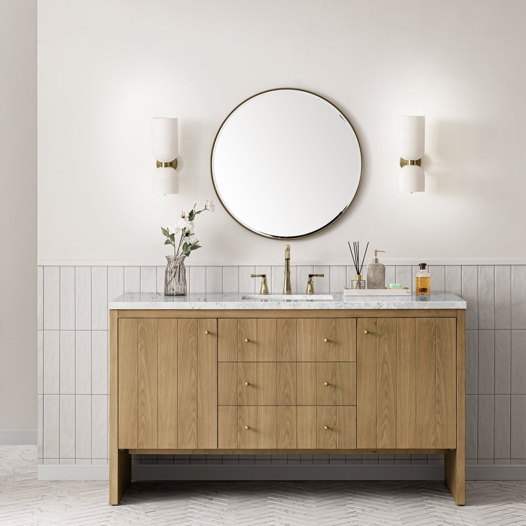 Light Natural Oak / Eternal Jasmine Pearl - 3 Faucet Holes