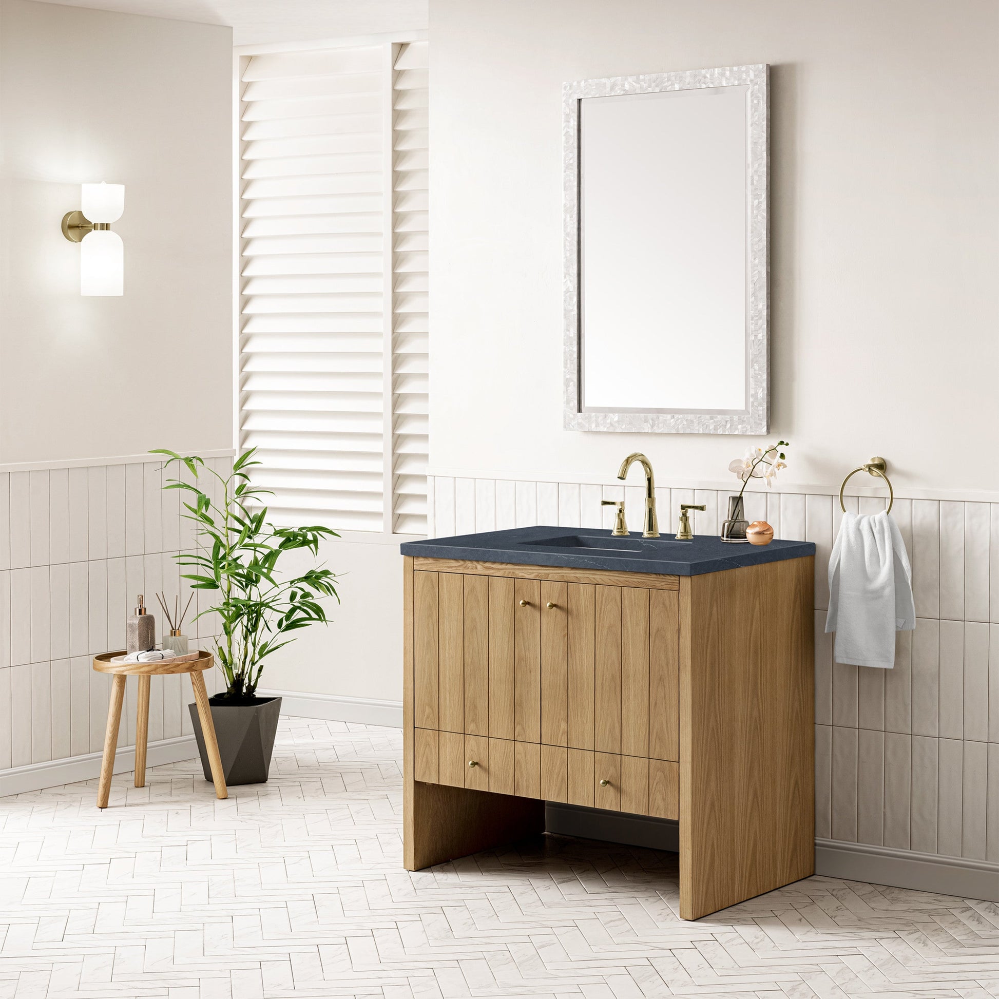 Light Natural Oak / Charcoal Soapstone - 3 Faucet Holes