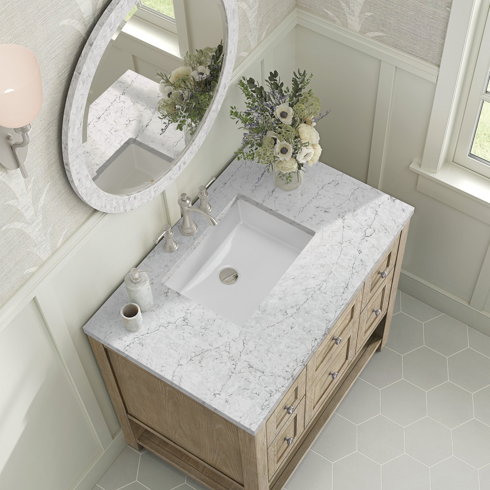 Whitewashed Oak / Eternal Jasmine Pearl - 3 Faucet Holes